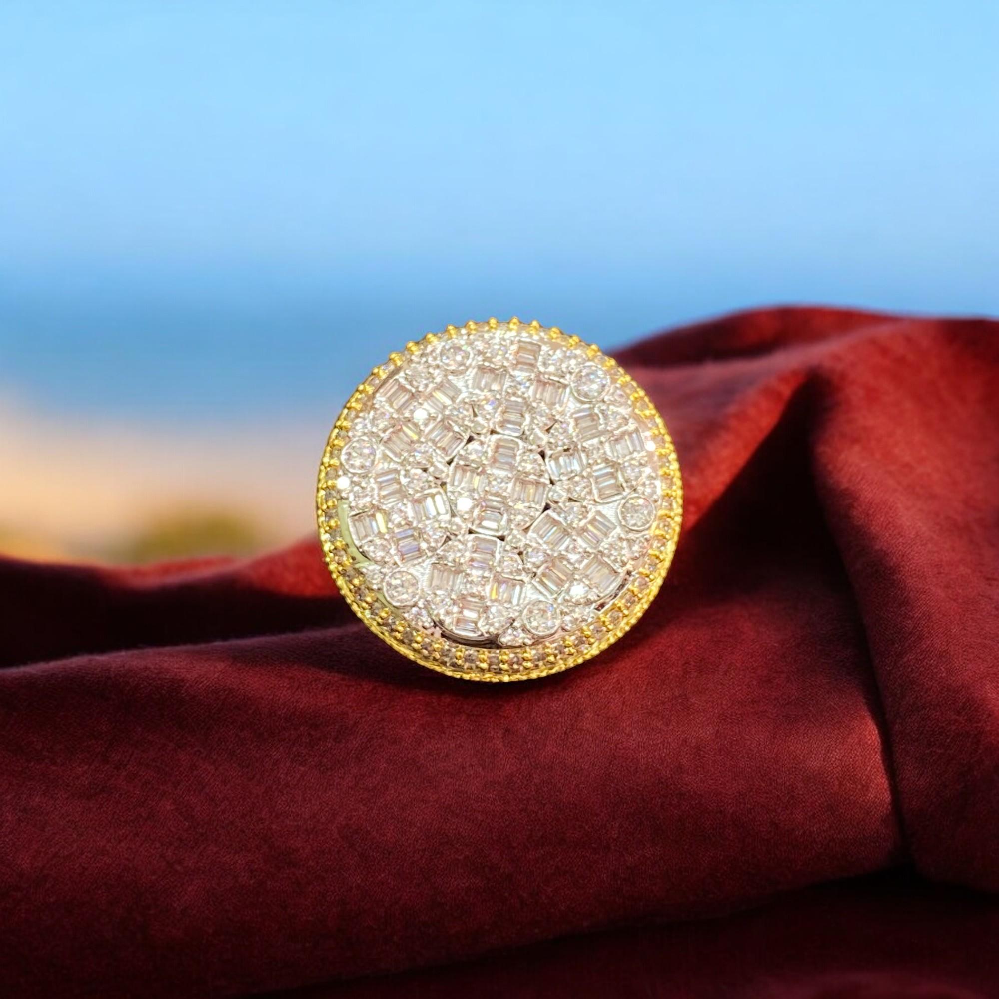 Contemporain 9.50 Cts Rond Baguette F/VS1 Diamants Bague large pour homme en or jaune 14K en vente
