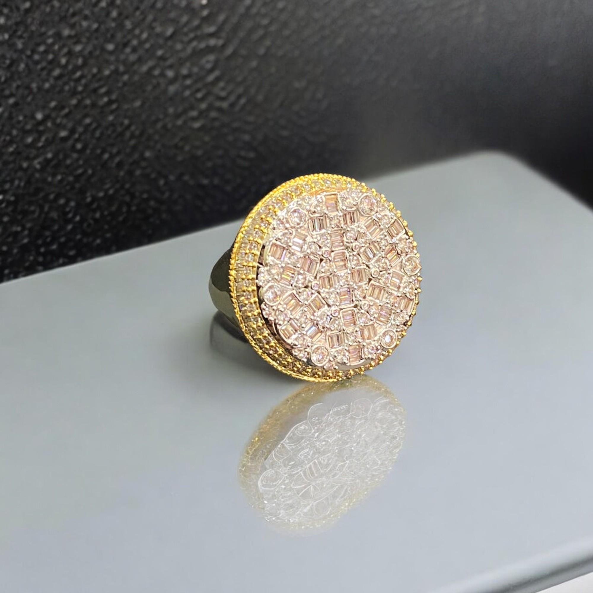 Taille ronde 9.50 Cts Rond Baguette F/VS1 Diamants Bague large pour homme en or jaune 14K en vente