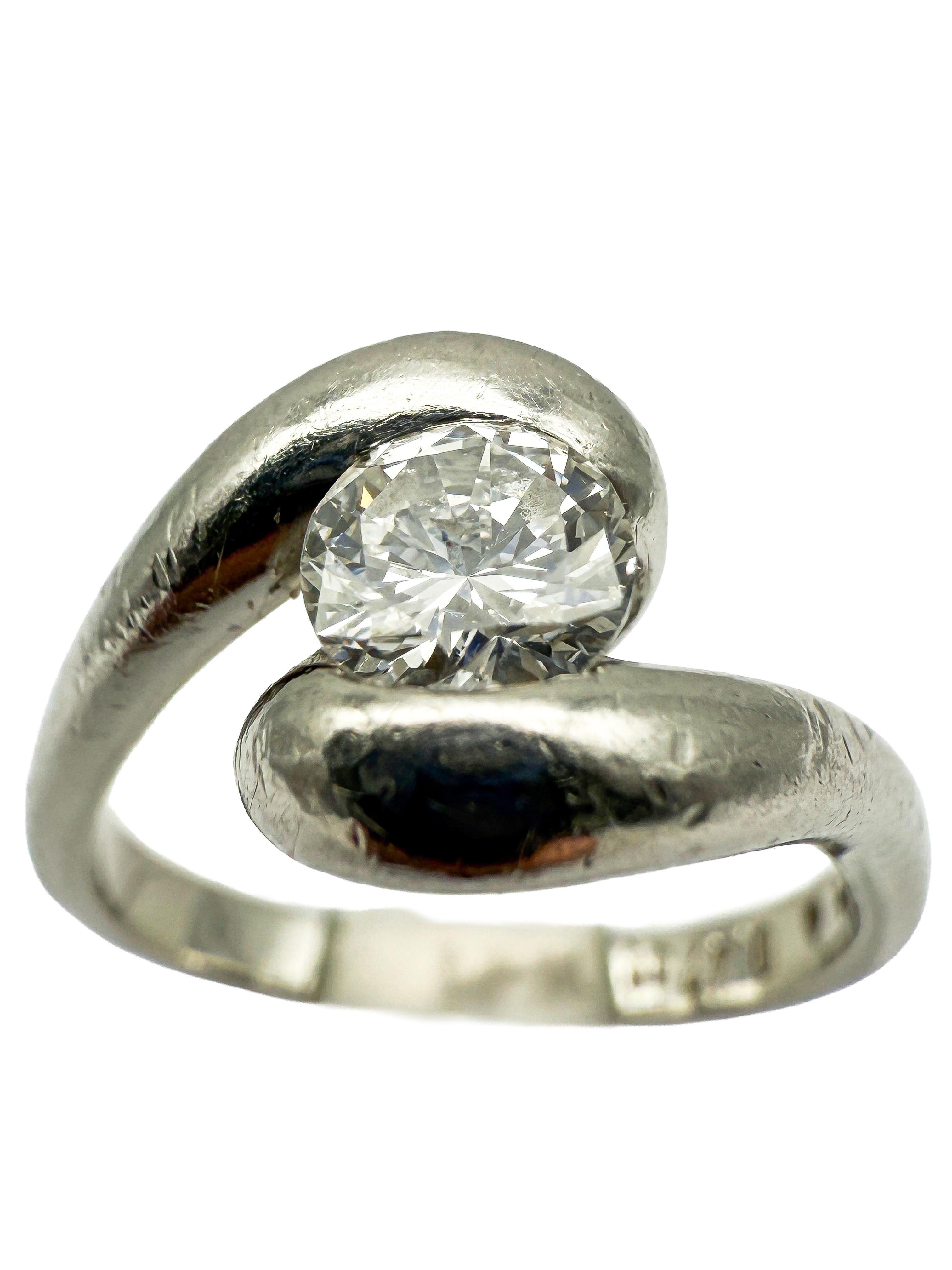 Anello in platino 950 con diamanti in vendita 1