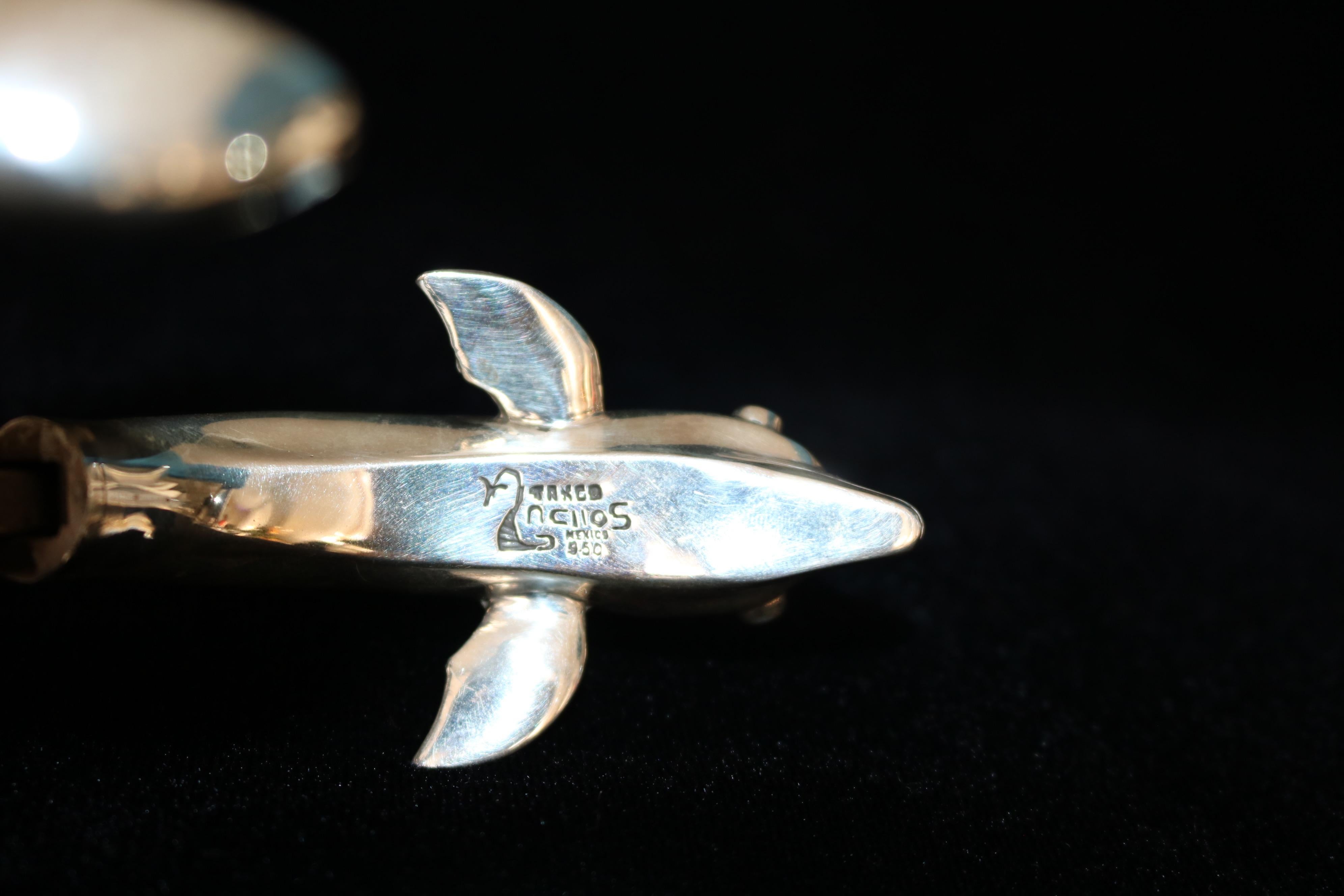 Moderne Bracelet en argent 950 Dolphin Wrap a Round Bangle en vente