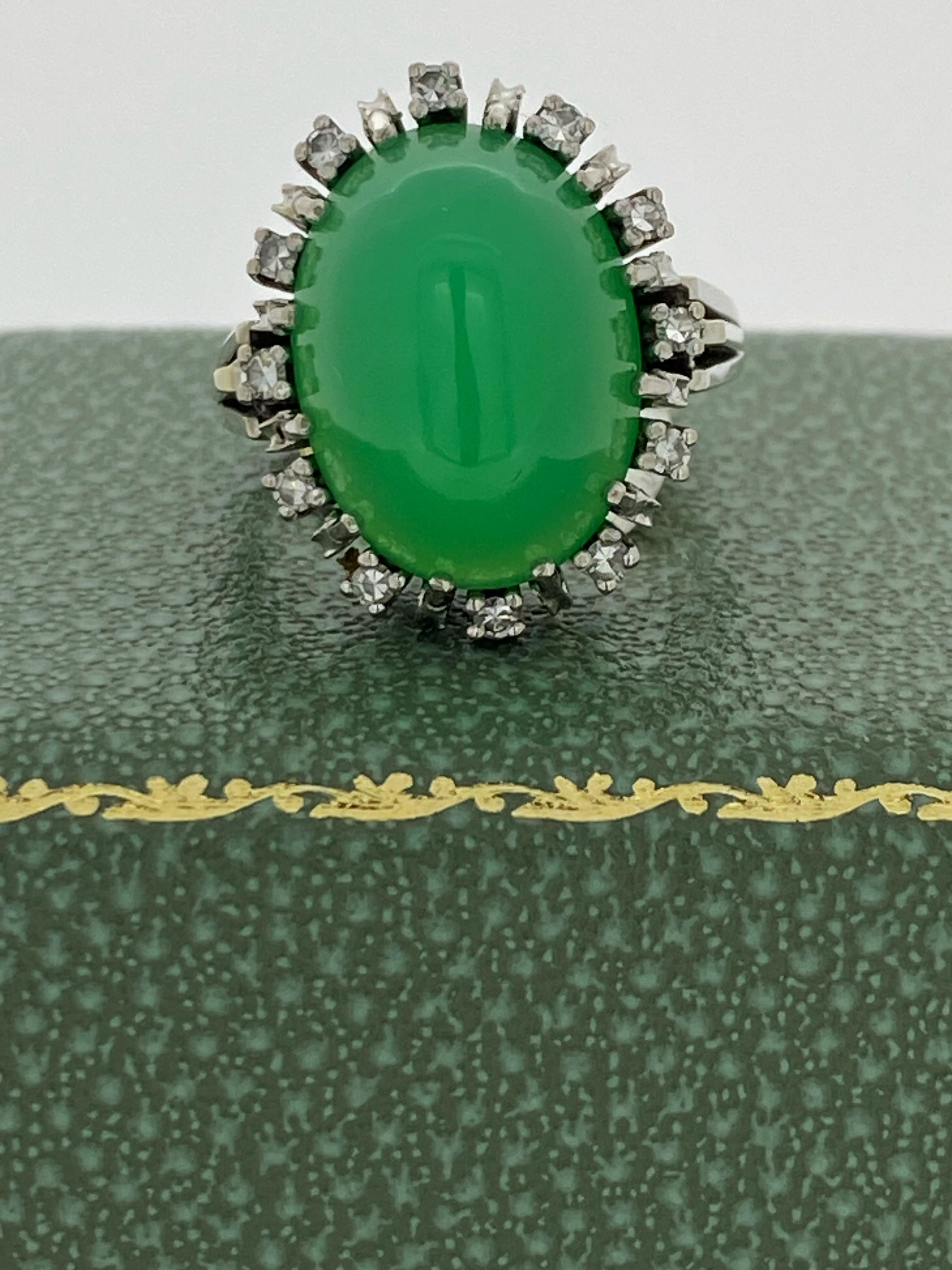 Crisoprasa natural de 9,50 ct y diamante Anillo vintage hecho a mano en oro blanco de 14 quilates Corte oval en venta