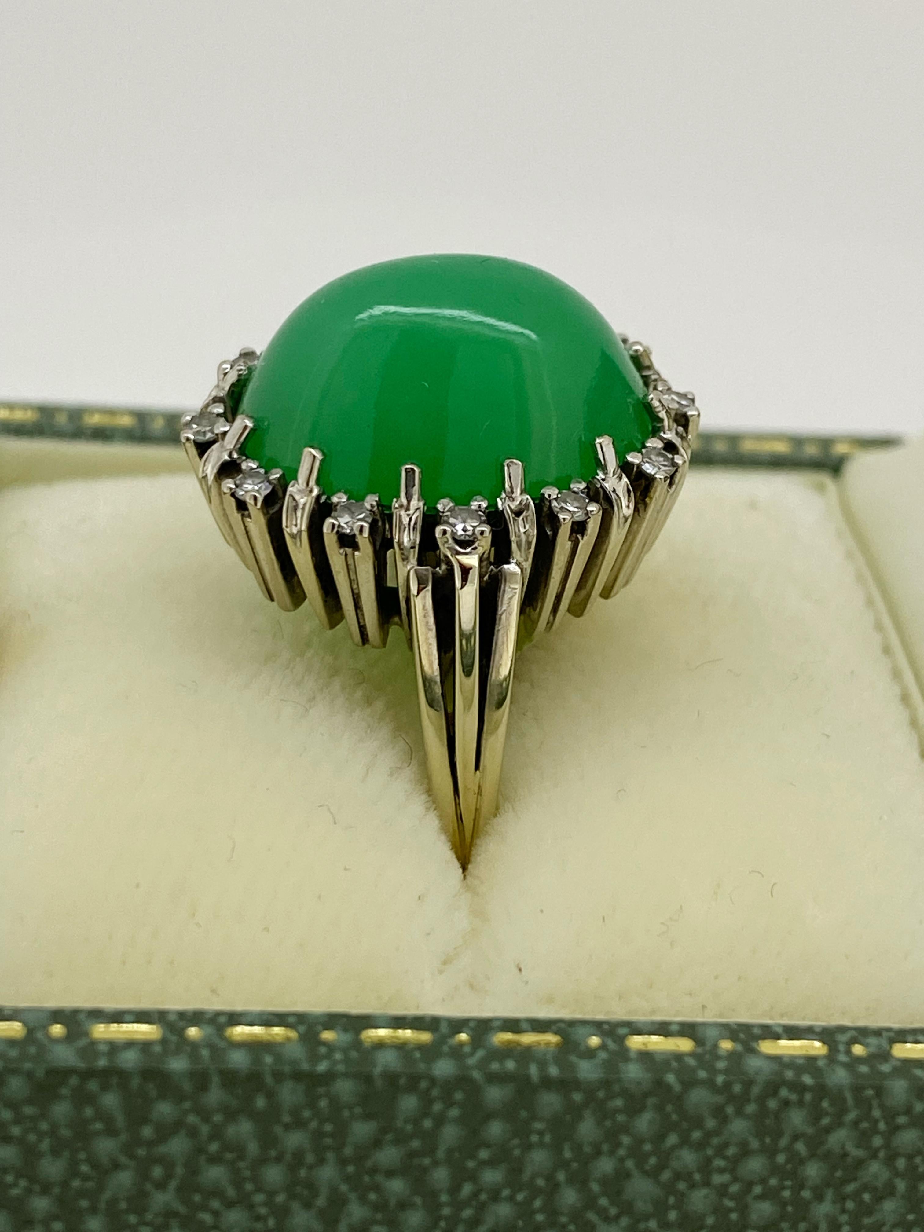Crisoprasa natural de 9,50 ct y diamante Anillo vintage hecho a mano en oro blanco de 14 quilates en Excelente estado para la venta en MELBOURNE, AU