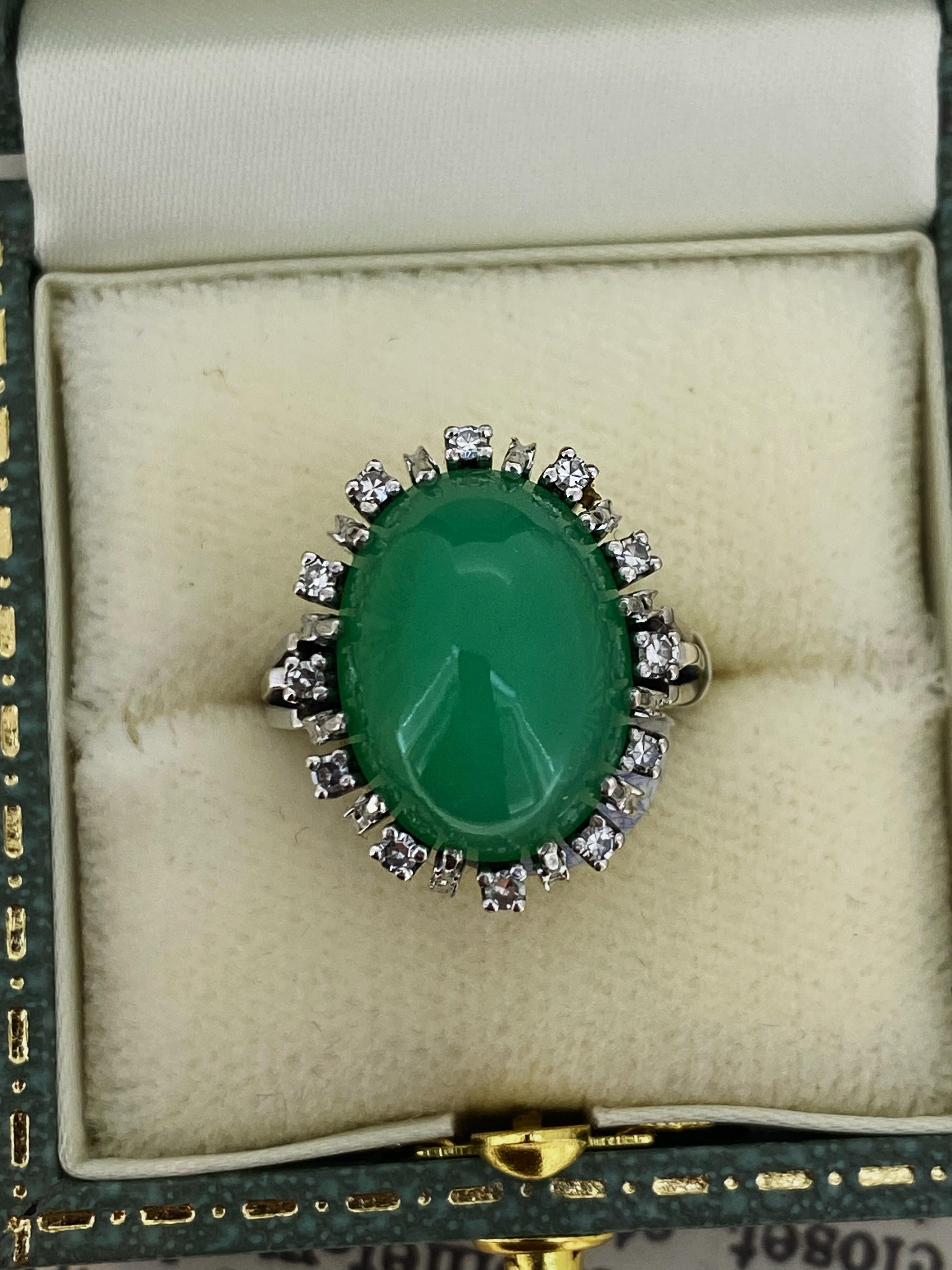 Crisoprasa natural de 9,50 ct y diamante Anillo vintage hecho a mano en oro blanco de 14 quilates en venta 1