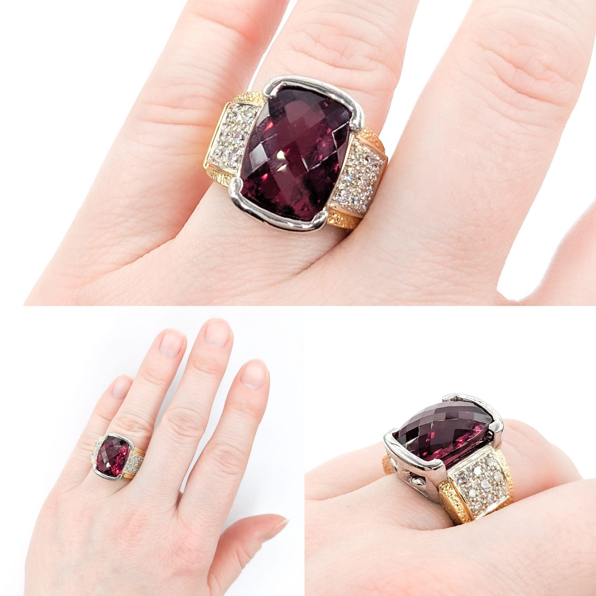 9.50ct Rubellite Tourmaline & .36ctw Diamond Ring In Two-Tone Gold


Showcasing a magnificent 9.50ct rubellite tourmaline centerpiece, this Gemstone Fashion Ring is masterfully crafted in 18ktt two-tone Gold. The ring is elegantly accented with