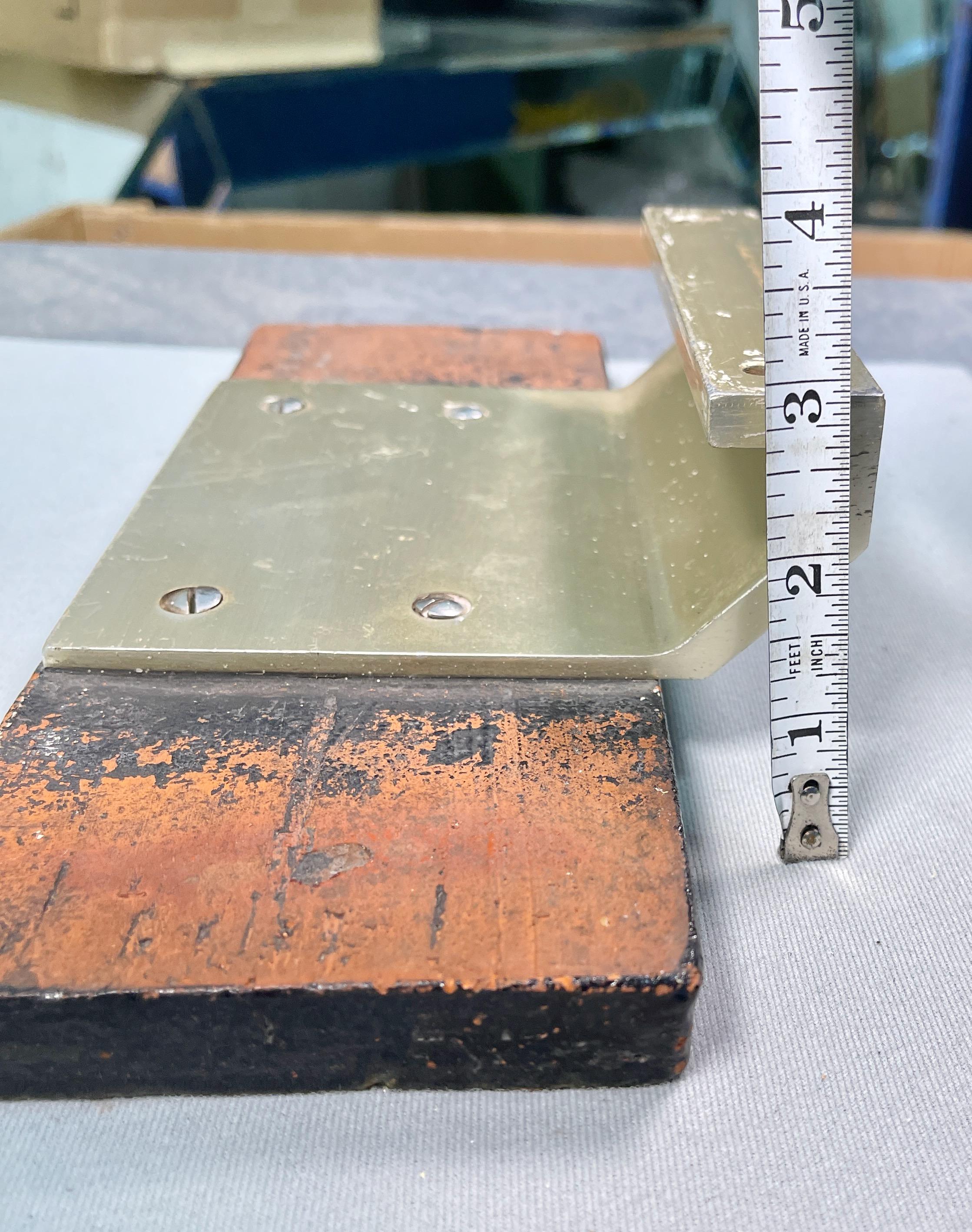 Tirador de puerta de loza esmaltada italiana de los años 950 Aluminio en venta