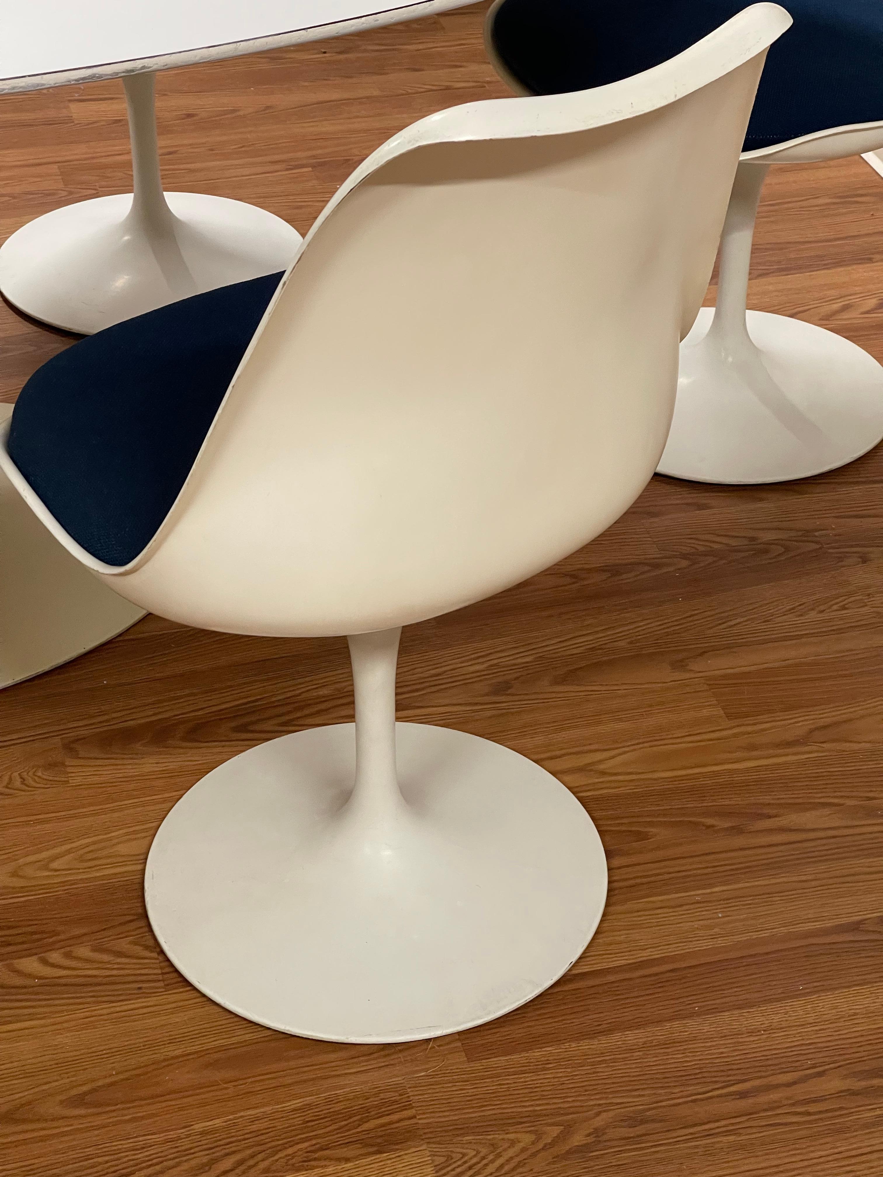 1950’s Saarinen Oval Tulip Table and Chairs 4