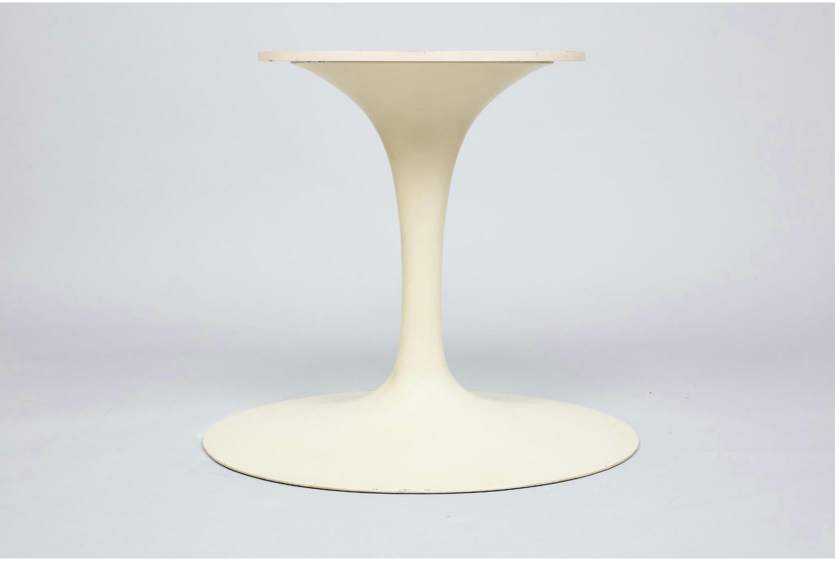 Mid-Century Modern 1950’s Saarinen Oval Tulip Table and Chairs
