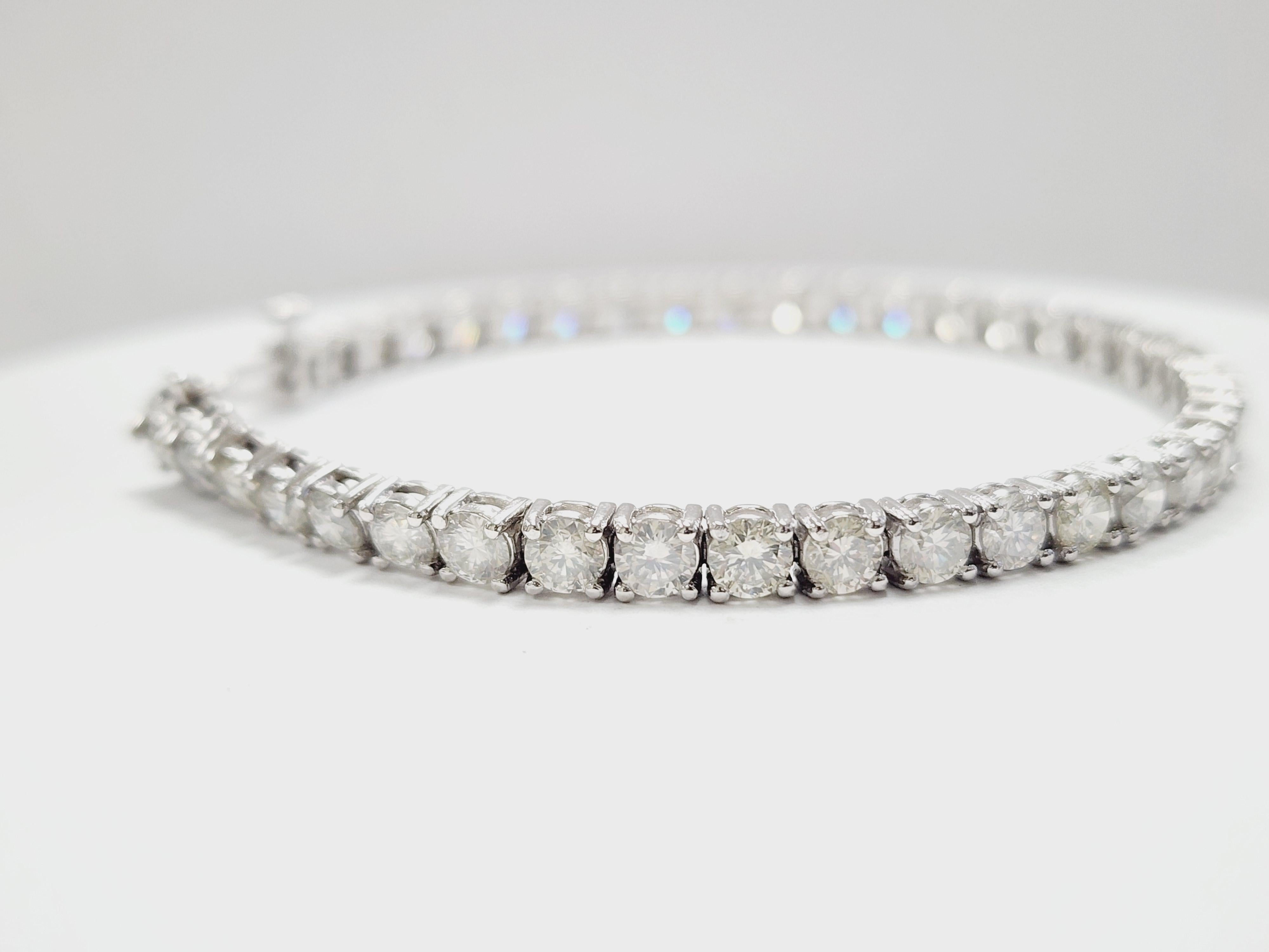 9,51 Karat natürliches Diamant-Tennisarmband aus 14 Karat Weißgold (Moderne)