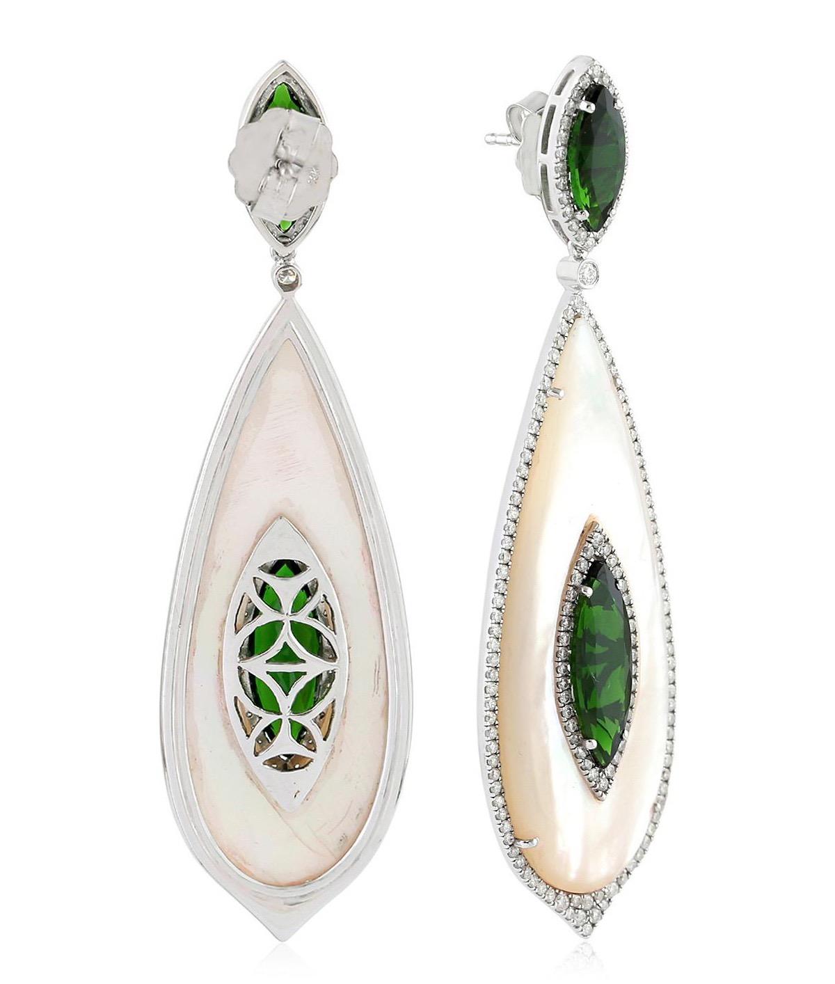 Modern 9.52 Carat Chrome Diopside Mother of Pearl Diamond 18 Karat Gold Earrings For Sale