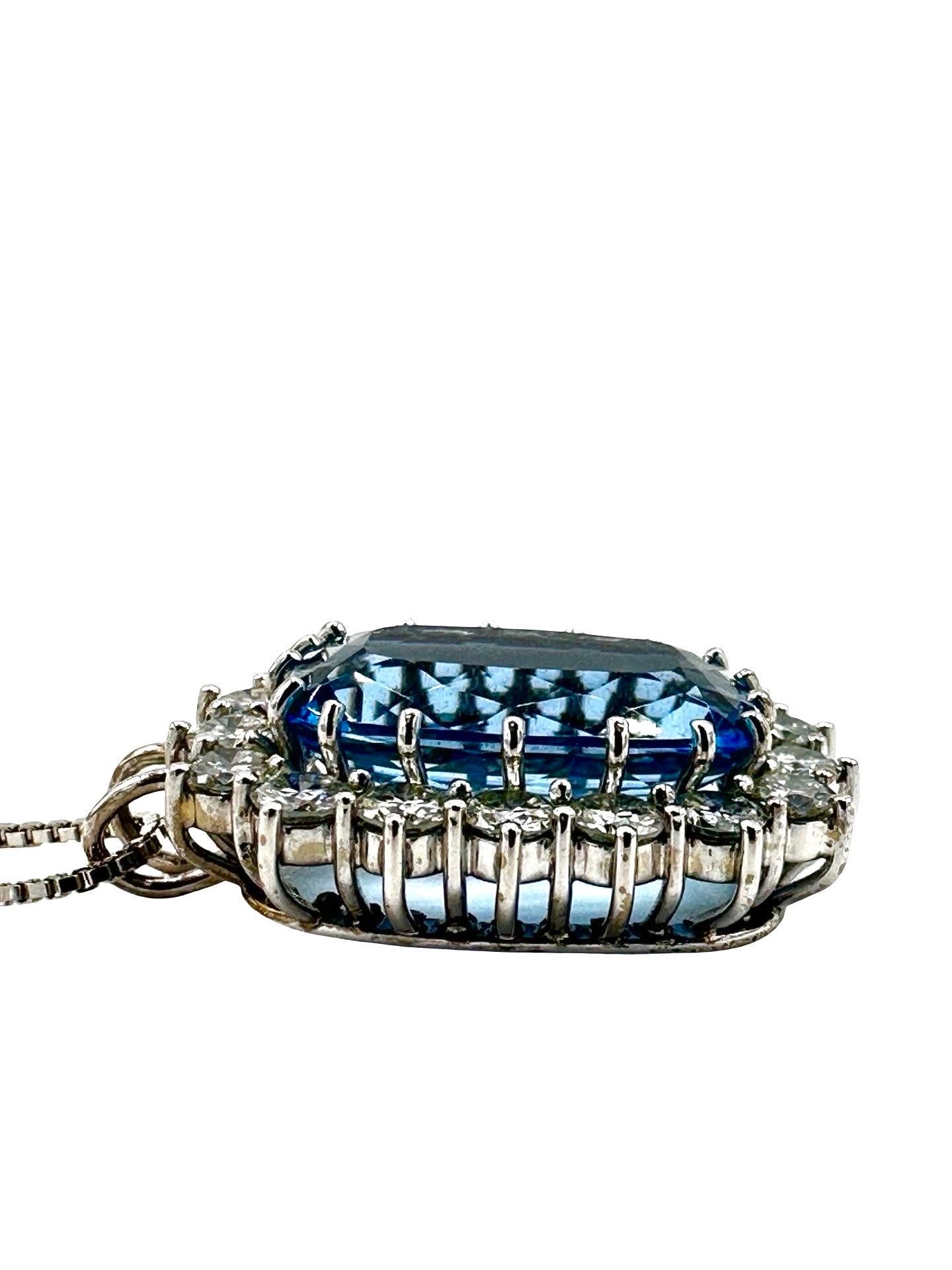 Colgante de oro blanco de 18 quilates con aguamarina y diamantes en forma de cojín de 9,52 quilates Corte cojín en venta