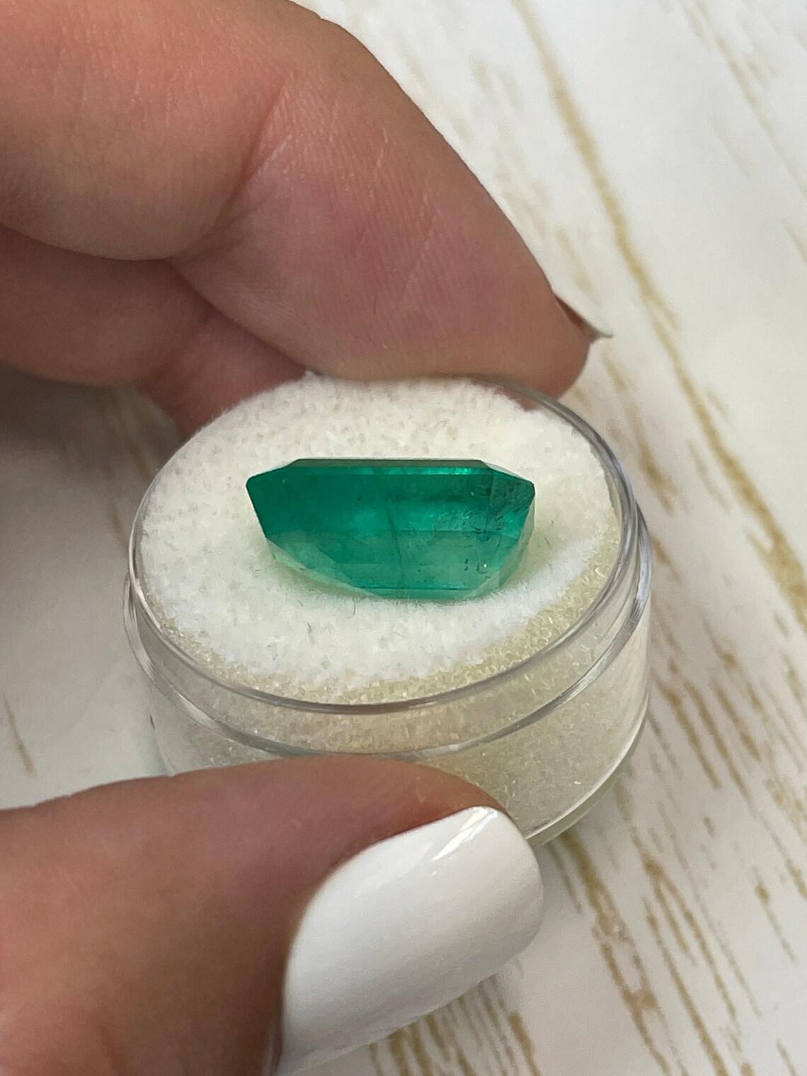 9.52ct HUGE Emerald Cut Colombian Gem 15.4x11.5 Genuine May Birthstone (Pierre de naissance de mai) en vente 2