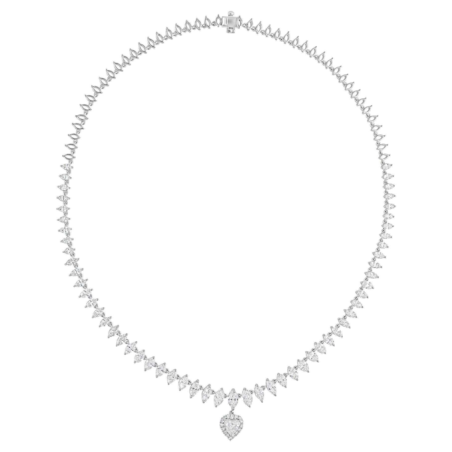 9,53 quilates SI/H Diamante multiforma Collar con dije de corazón Oro blanco de 18 quilates