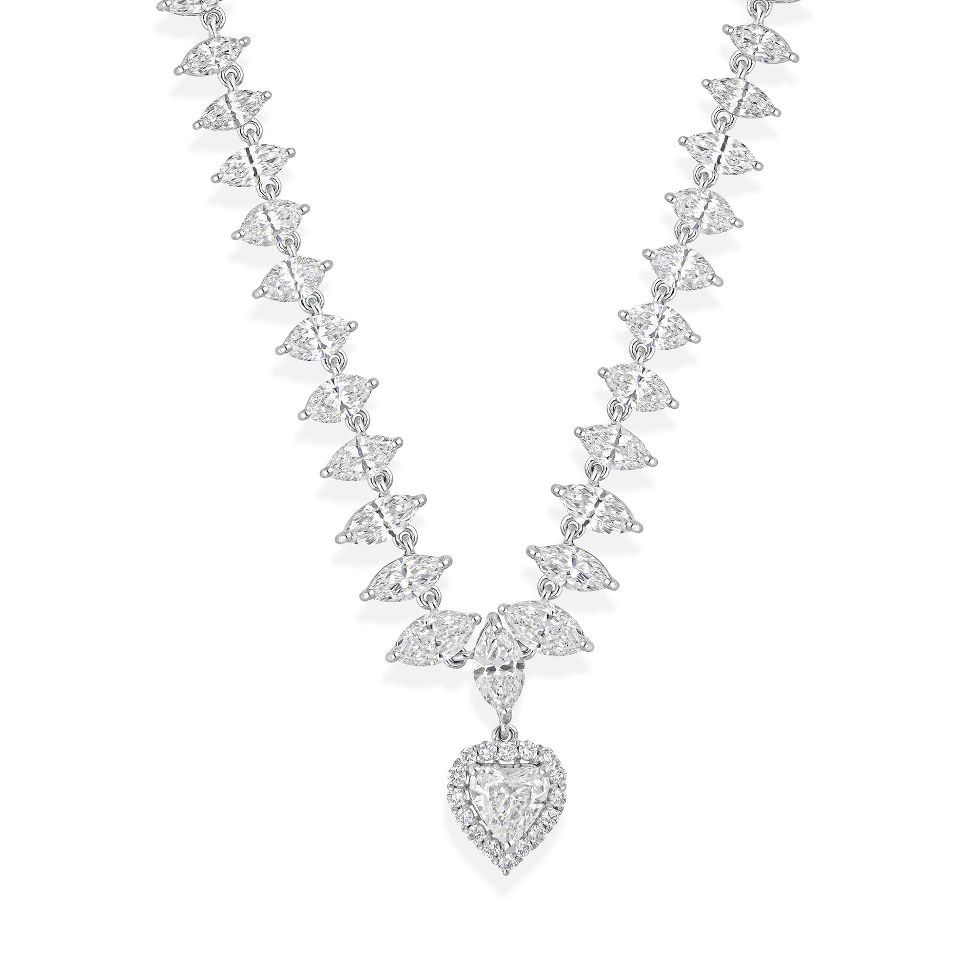 9,53 quilates SI/H Diamante multiforma Collar con dije de corazón Oro blanco de 18 quilates Moderno en venta