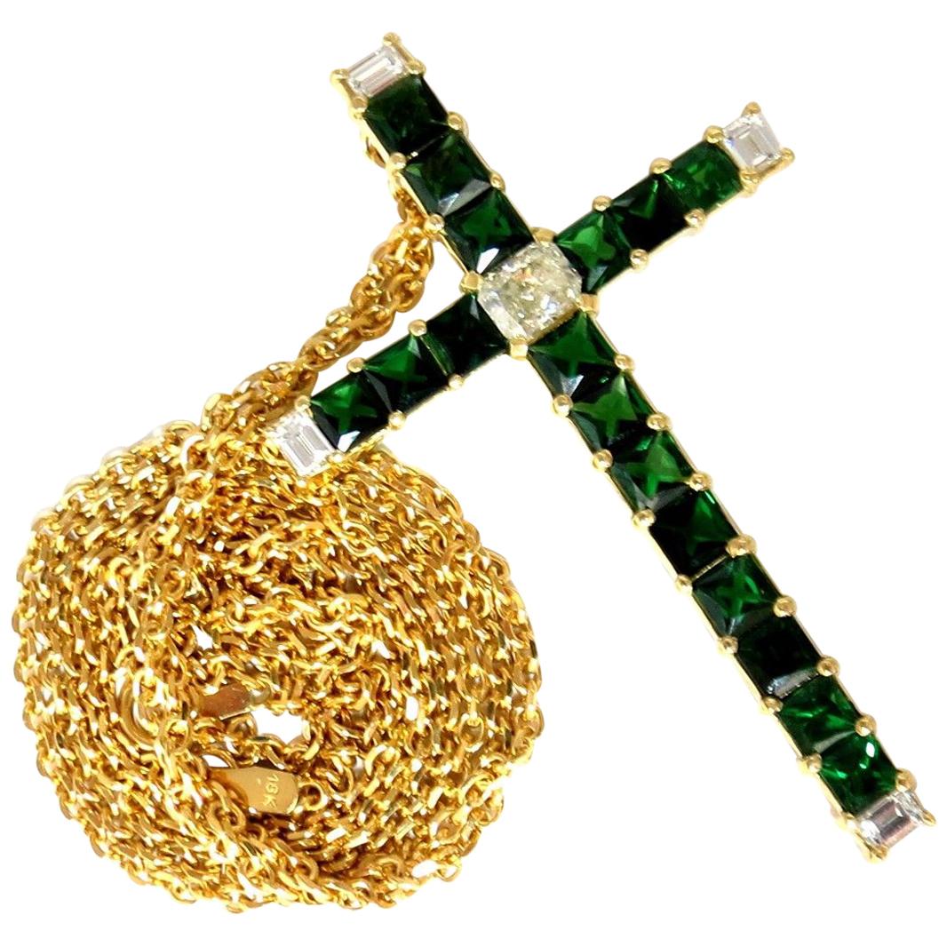 9.54 Carat Natural Diamonds and Vivid Green Tsavorite Cross 18 Karat and Chain For Sale