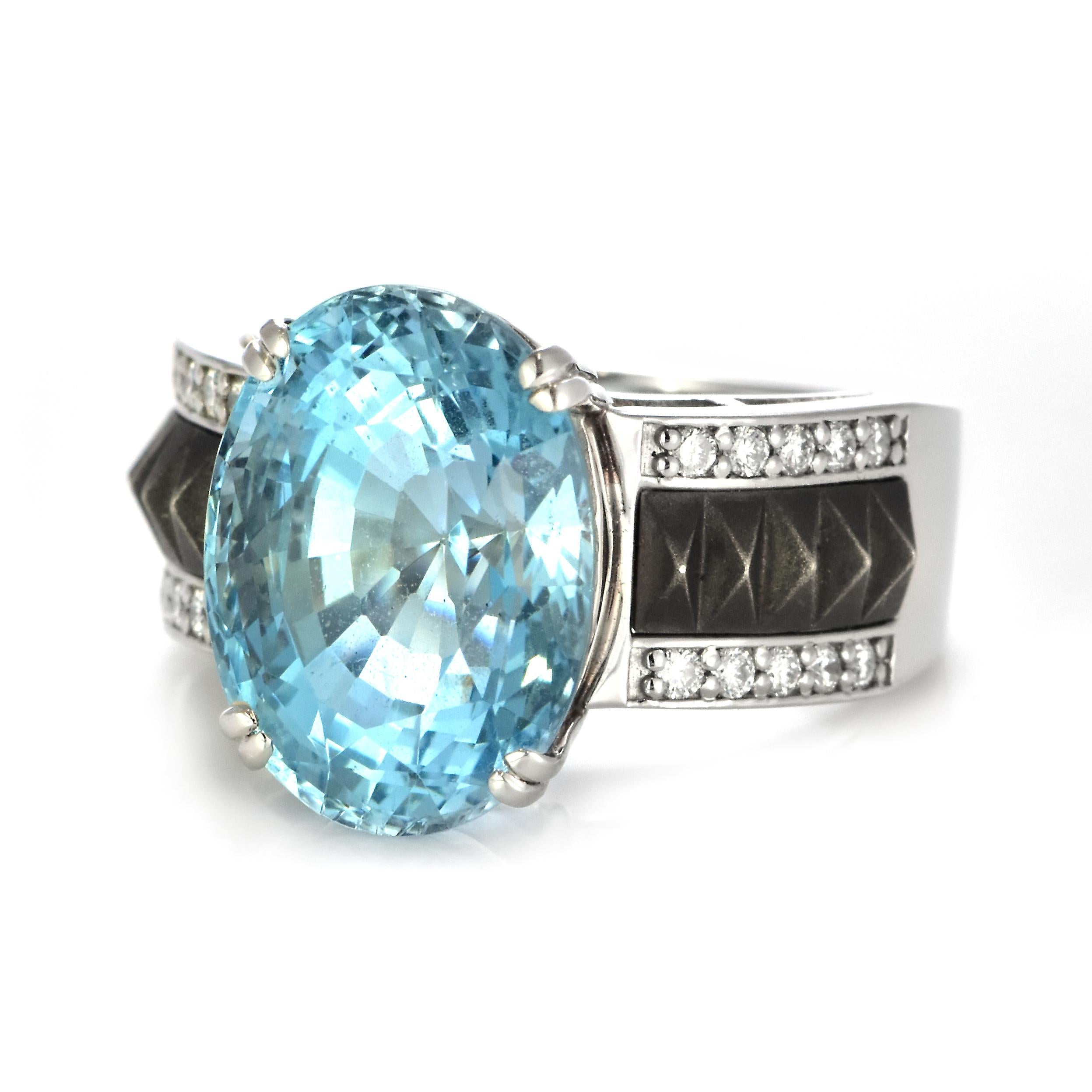 9.54 Carat Natural Santa-Maria Aquamarine and Diamond Ring Made in Platinum For Sale 4