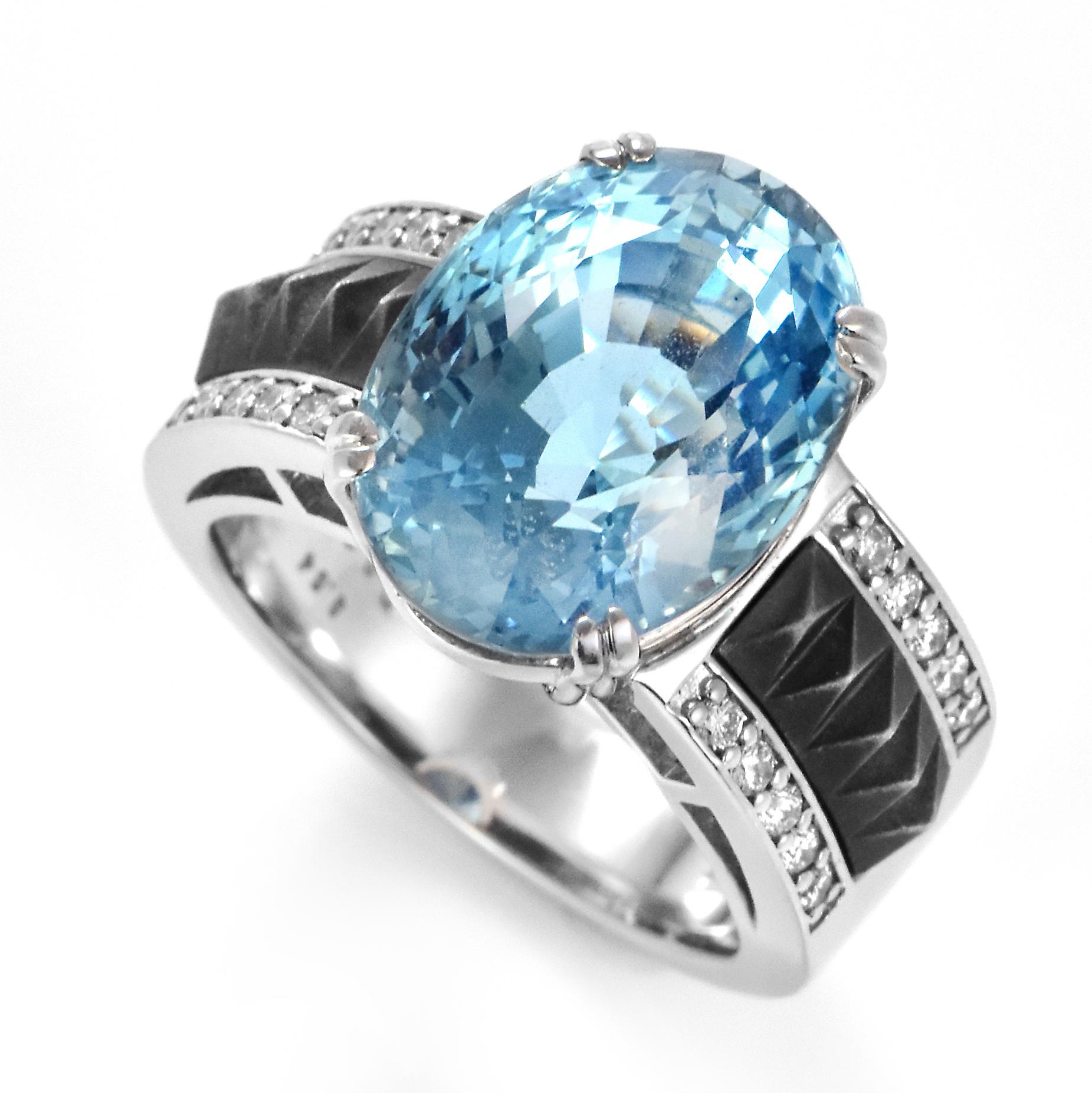 A beautiful Ring featuring a 9.54 Carat, Natural Santa Maria Aquamarine and 0.24 Carats of Diamond Accents set in Platinum. Aquamarines have been prized gems throughout human history for their cool blue color. They historically come from the Minas