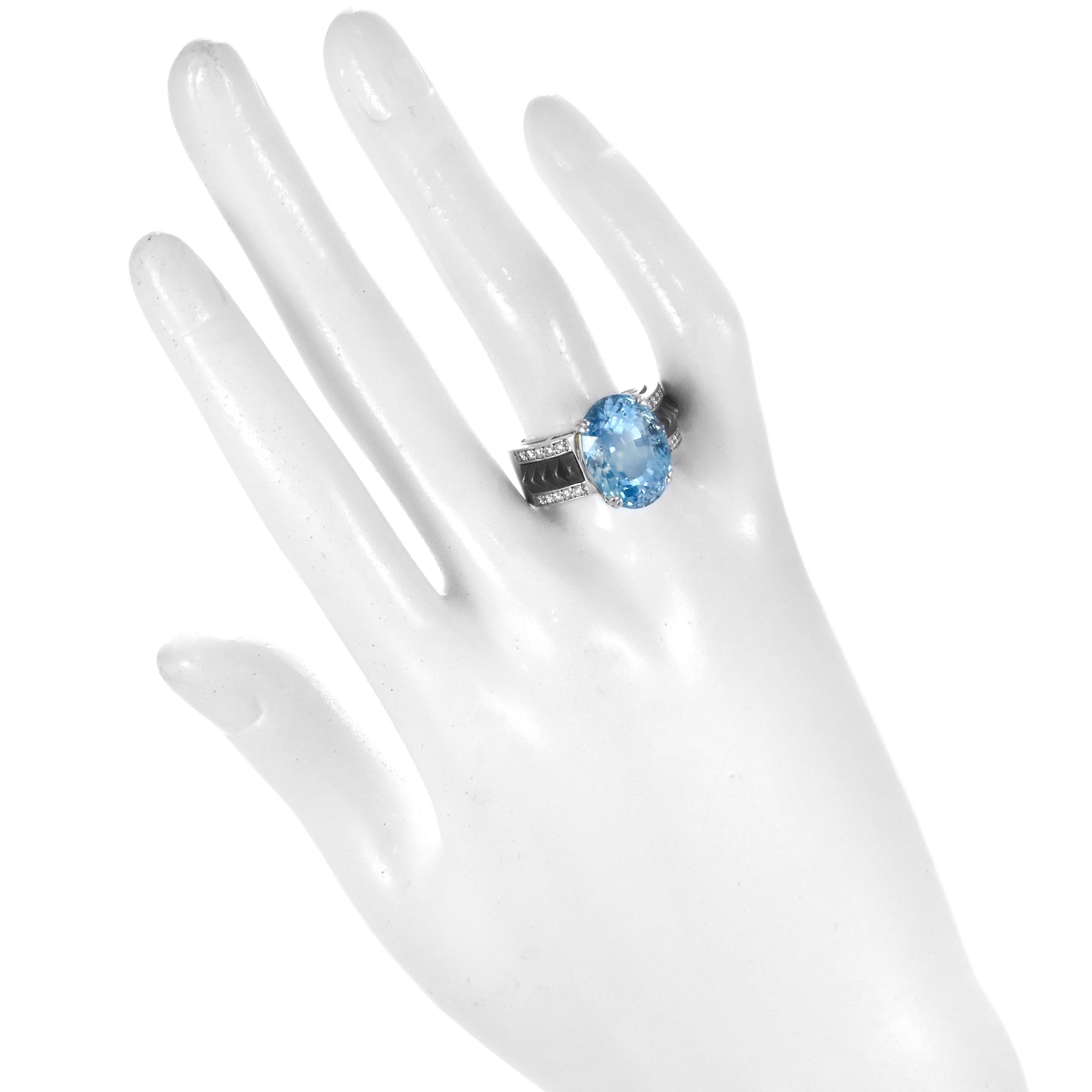 Oval Cut 9.54 Carat Natural Santa-Maria Aquamarine and Diamond Ring Made in Platinum For Sale