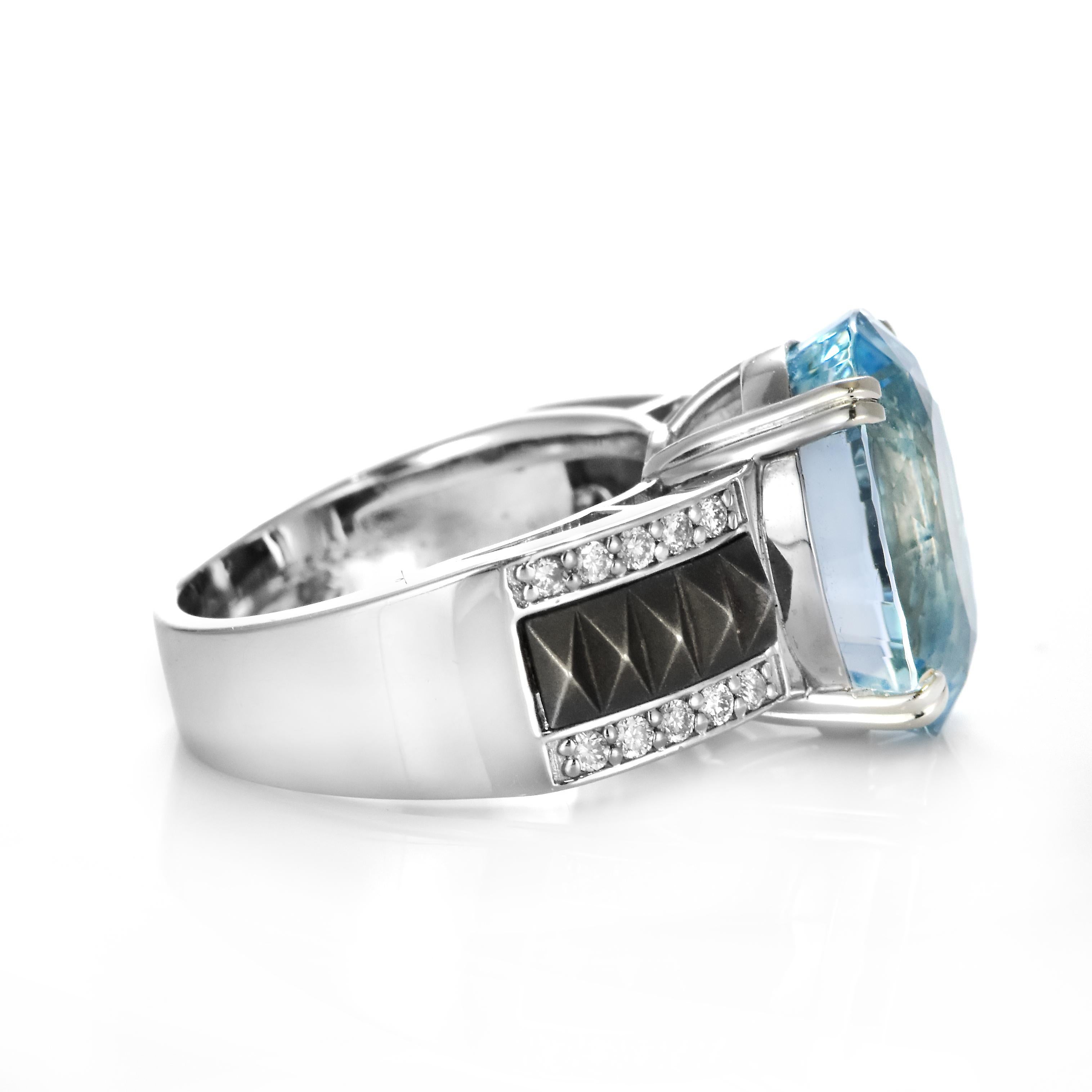 9.54 Carat Natural Santa-Maria Aquamarine and Diamond Ring Made in Platinum For Sale 3