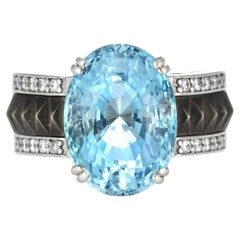 9.54 Carat Natural Santa-Maria Aquamarine and Diamond Ring Made in Platinum