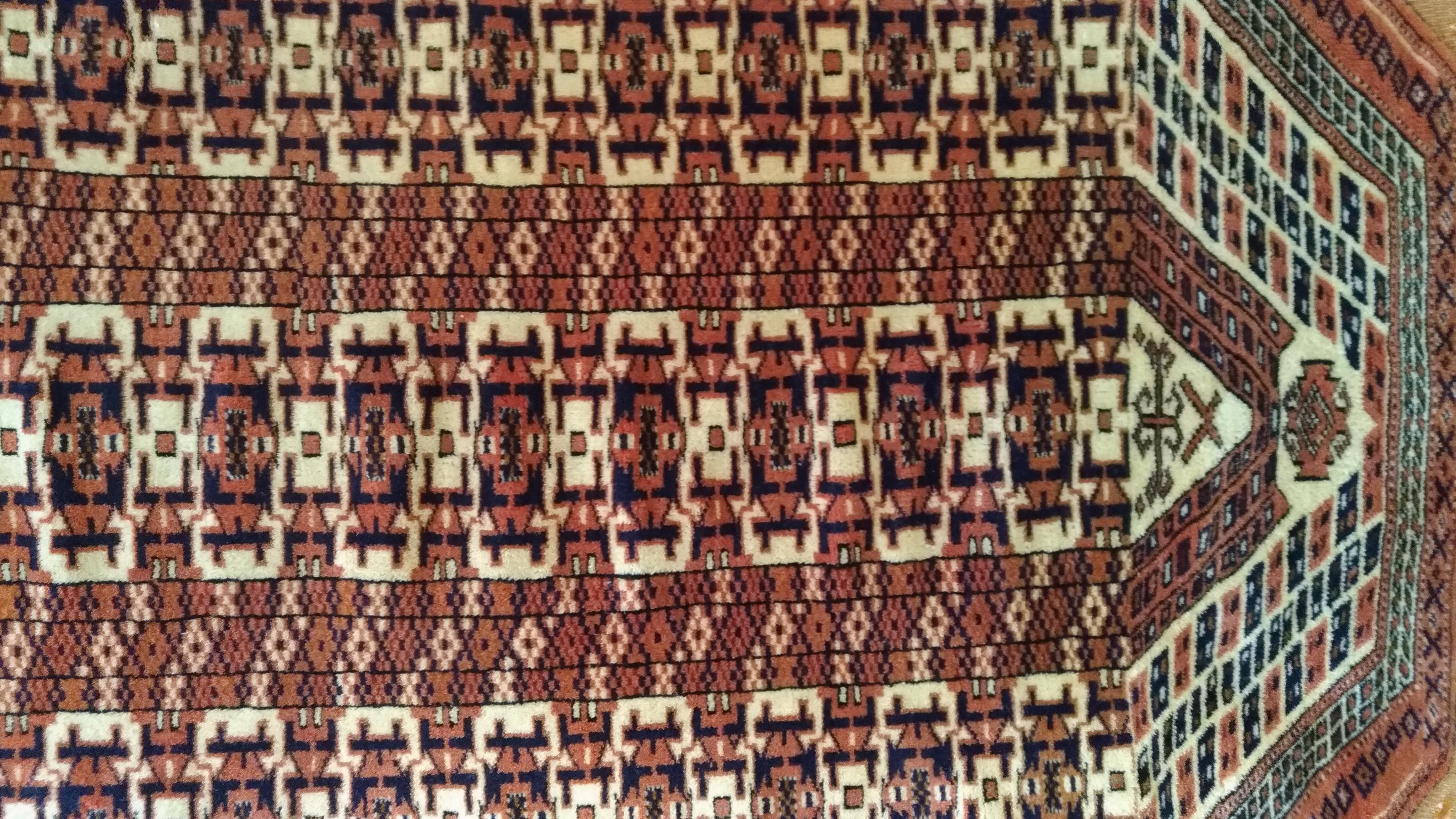 955 -  Ancient Carpet from Turkmenistan In Excellent Condition For Sale In Paris, FR