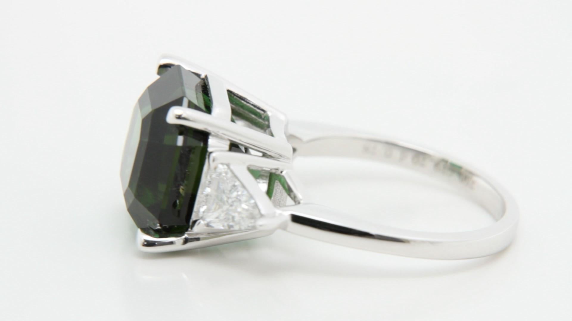 Anillo de oro blanco de 18 quilates con turmalina afgana y diamante bala de 9,55 quilates Corte cuadrado en venta