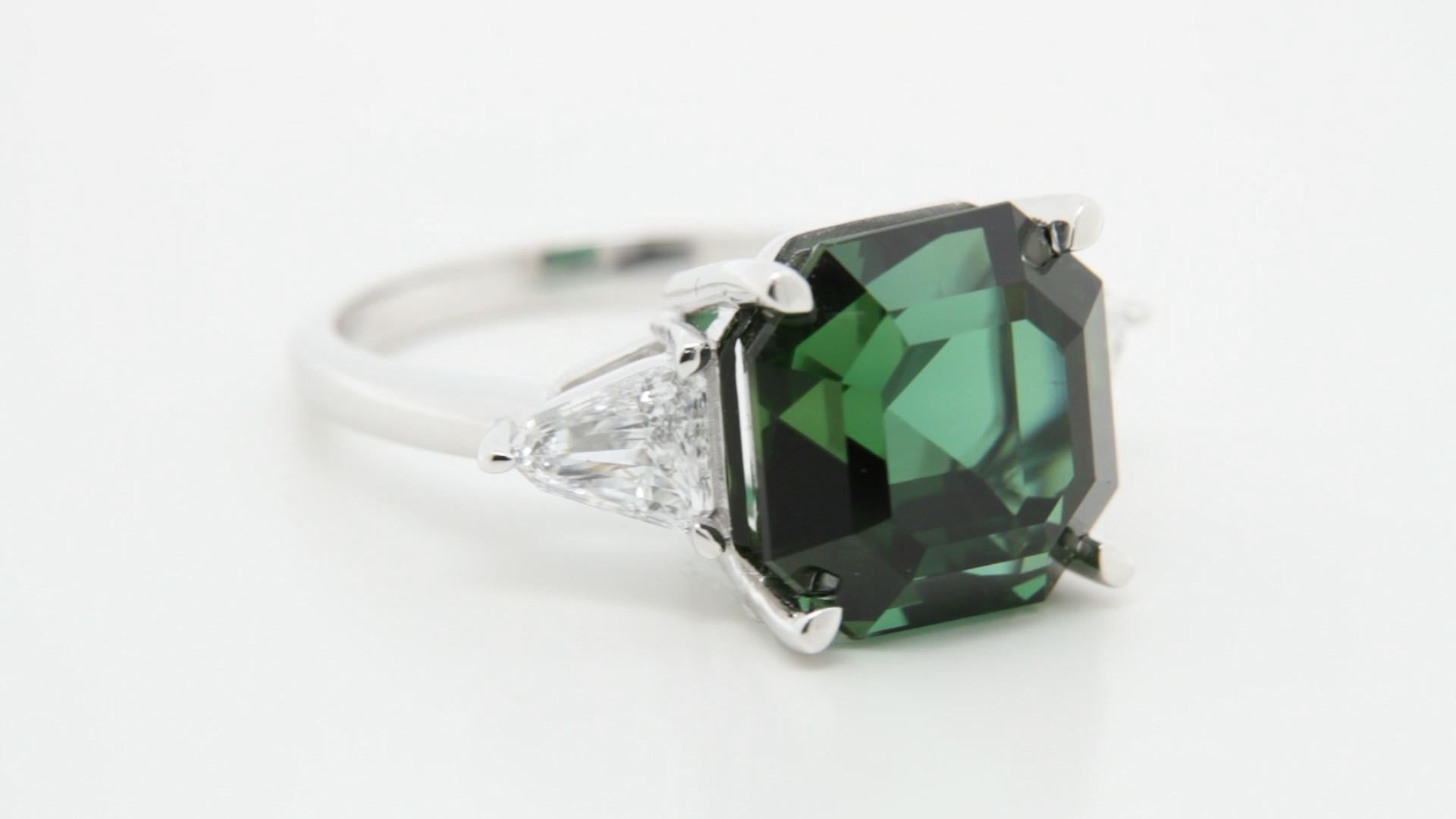 Anillo de oro blanco de 18 quilates con turmalina afgana y diamante bala de 9,55 quilates en venta 2