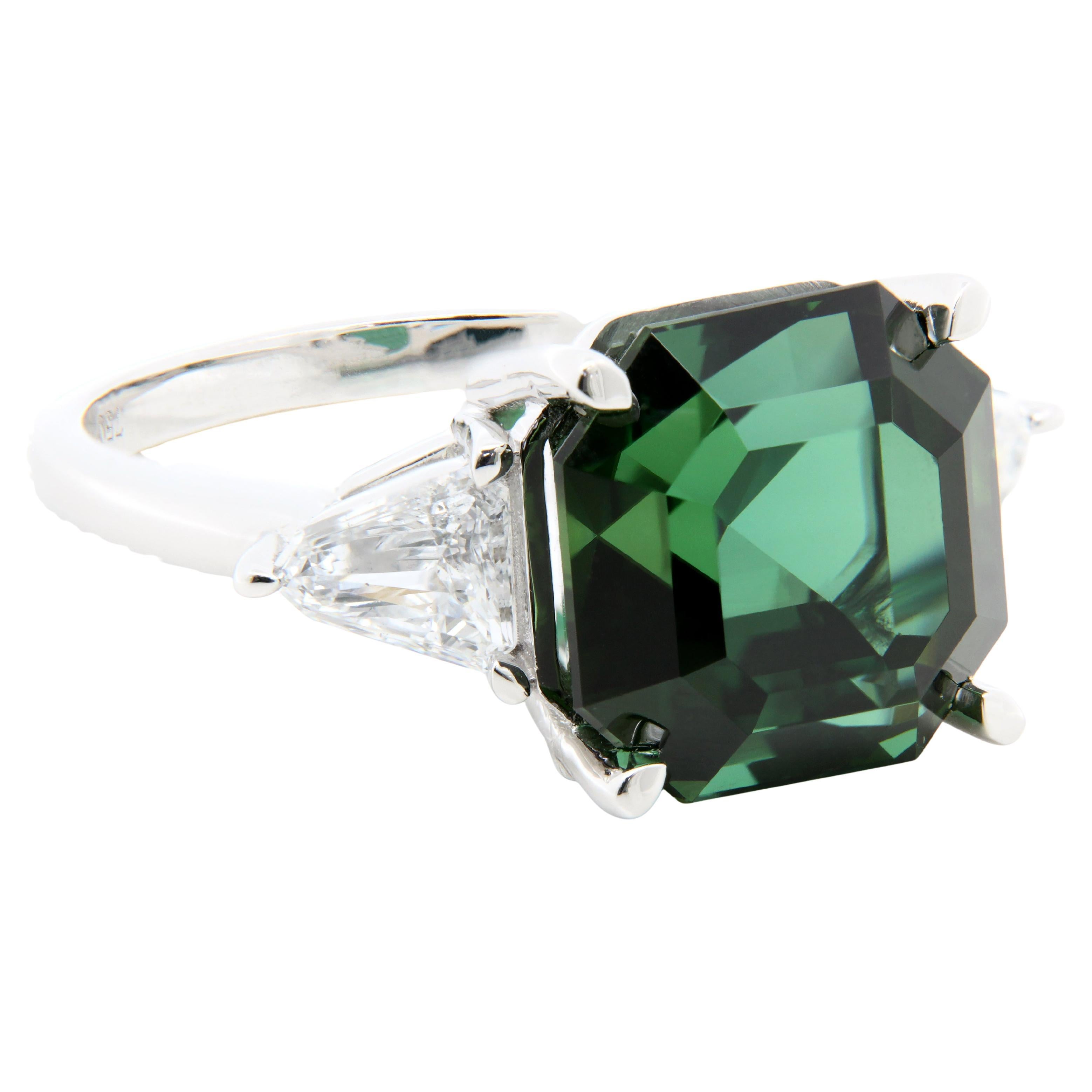 Anillo de oro blanco de 18 quilates con turmalina afgana y diamante bala de 9,55 quilates en venta