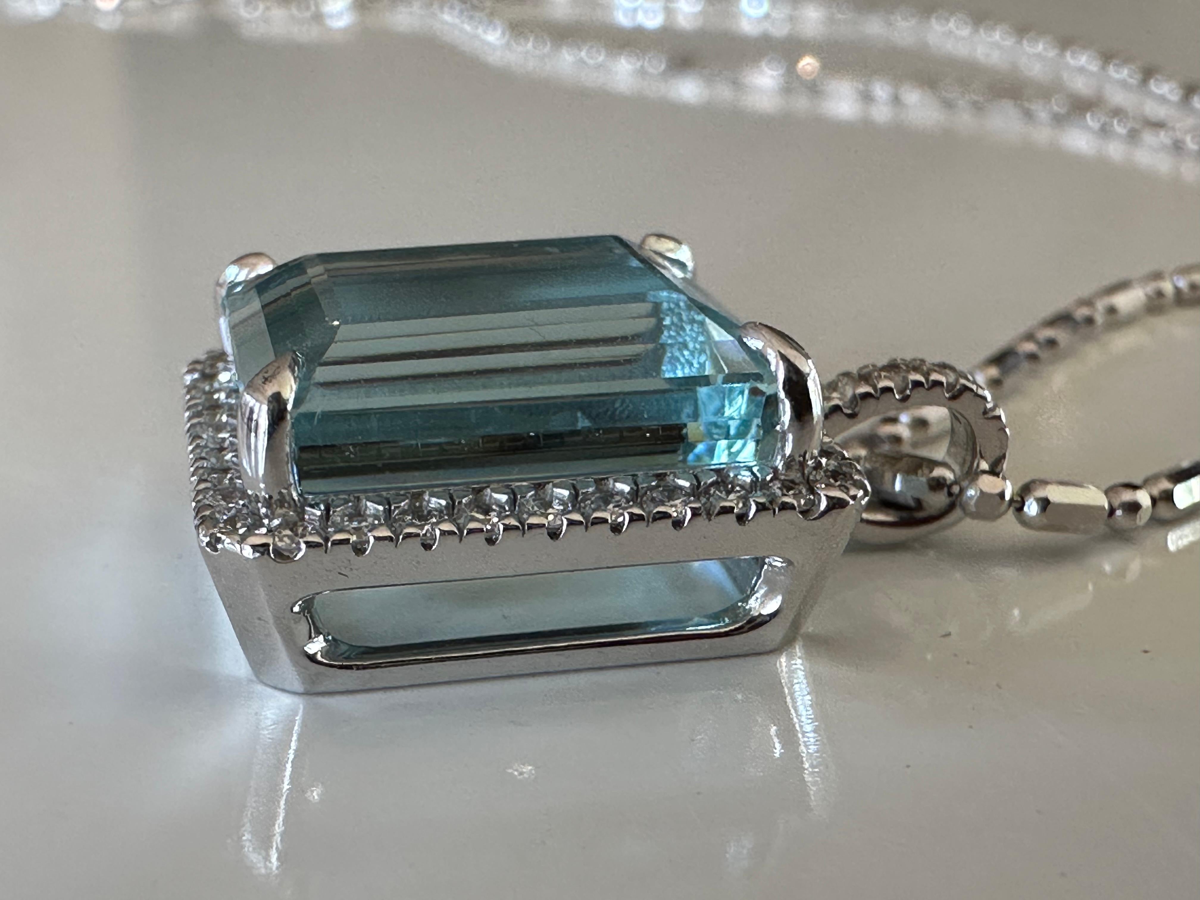 Women's 9.55 Carat Emerald Cut Light Blue Aquamarine and Diamond Halo Pendant Necklace  For Sale