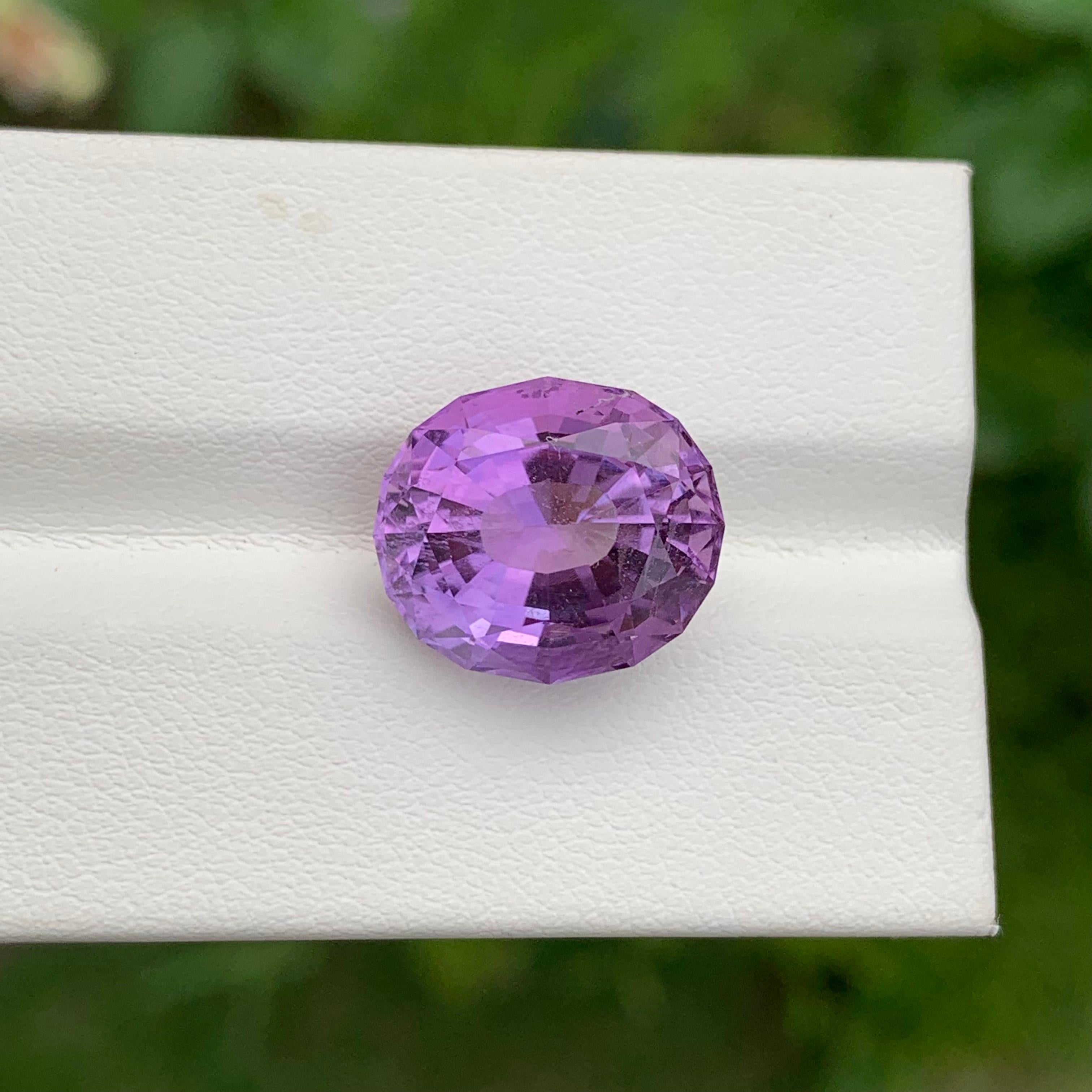 9.55 Karat natürlicher loser Amethyst in ovaler Form aus brasilianischem Minenstein in ovaler Form (Ovalschliff) im Angebot