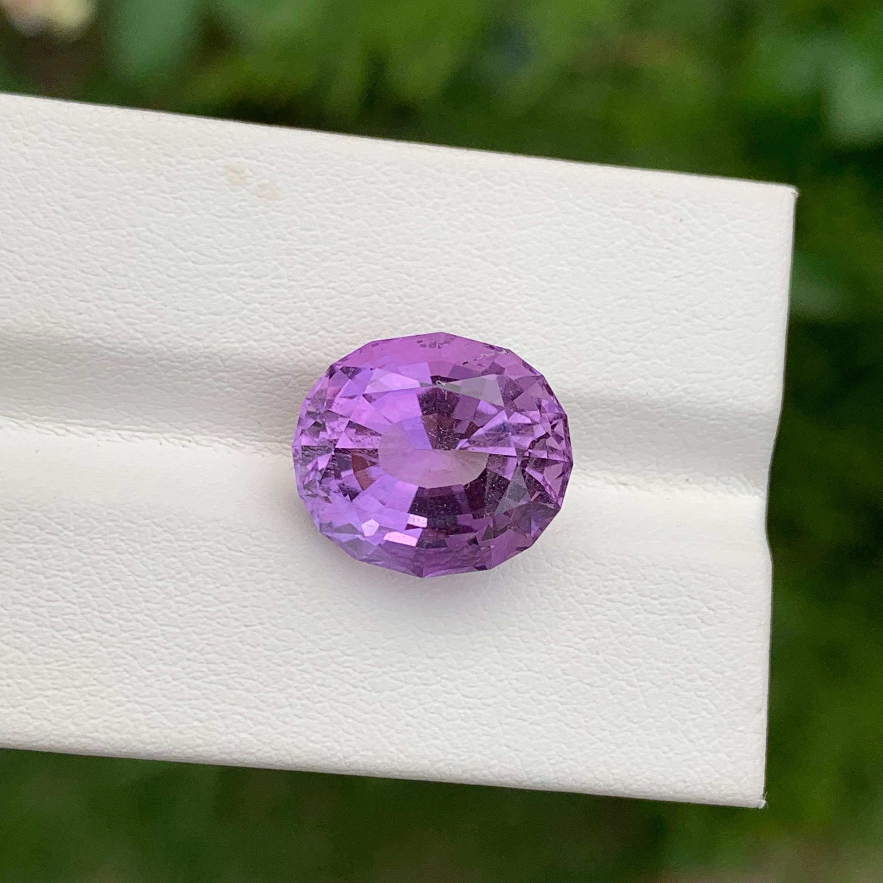 9.55 Karat natürlicher loser Amethyst in ovaler Form aus brasilianischem Minenstein in ovaler Form im Zustand „Neu“ im Angebot in Peshawar, PK