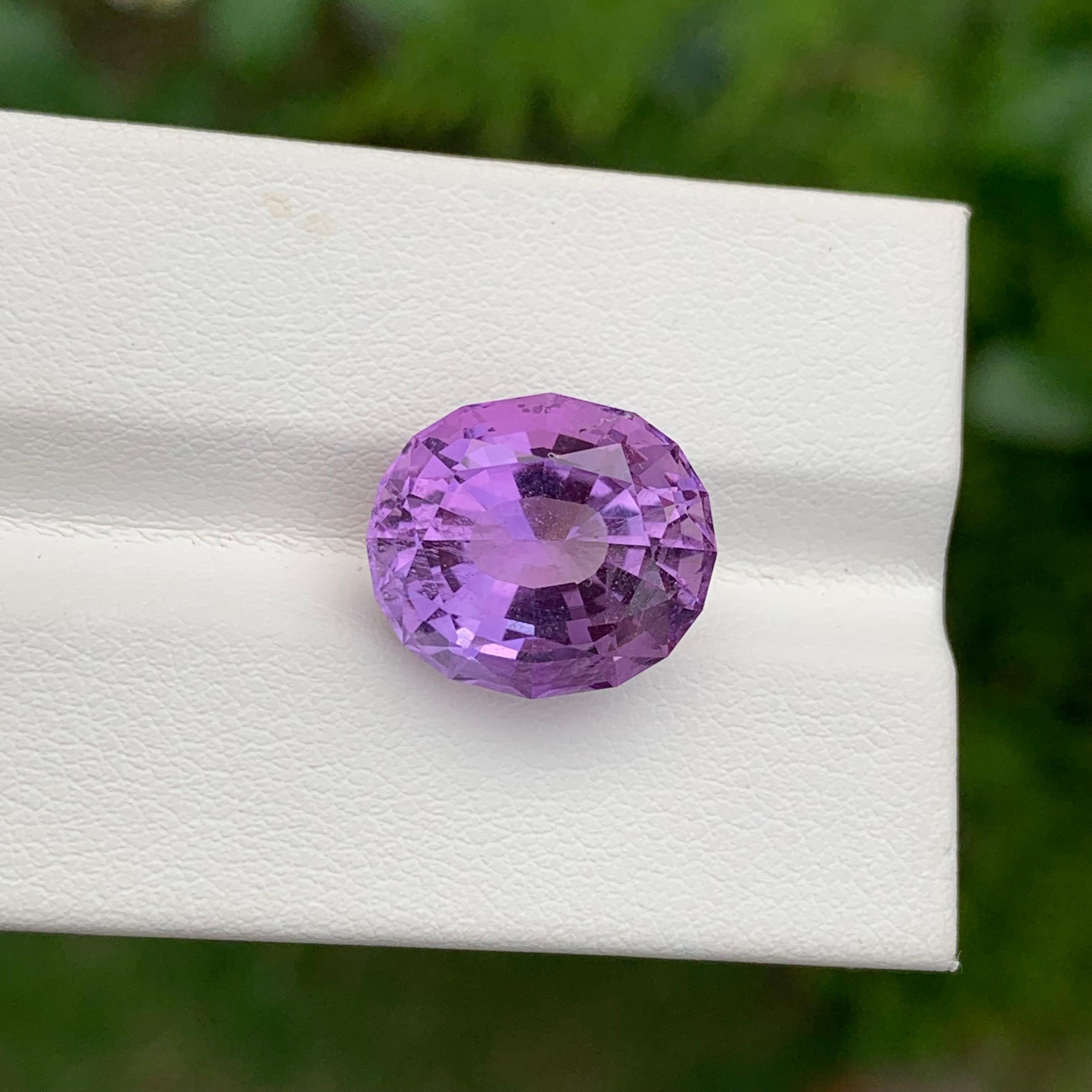9.55 Karat natürlicher loser Amethyst in ovaler Form aus brasilianischem Minenstein in ovaler Form für Damen oder Herren im Angebot