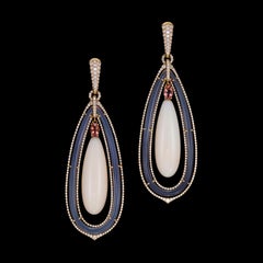 9.55 Grams Coral and Agate Long Earrings