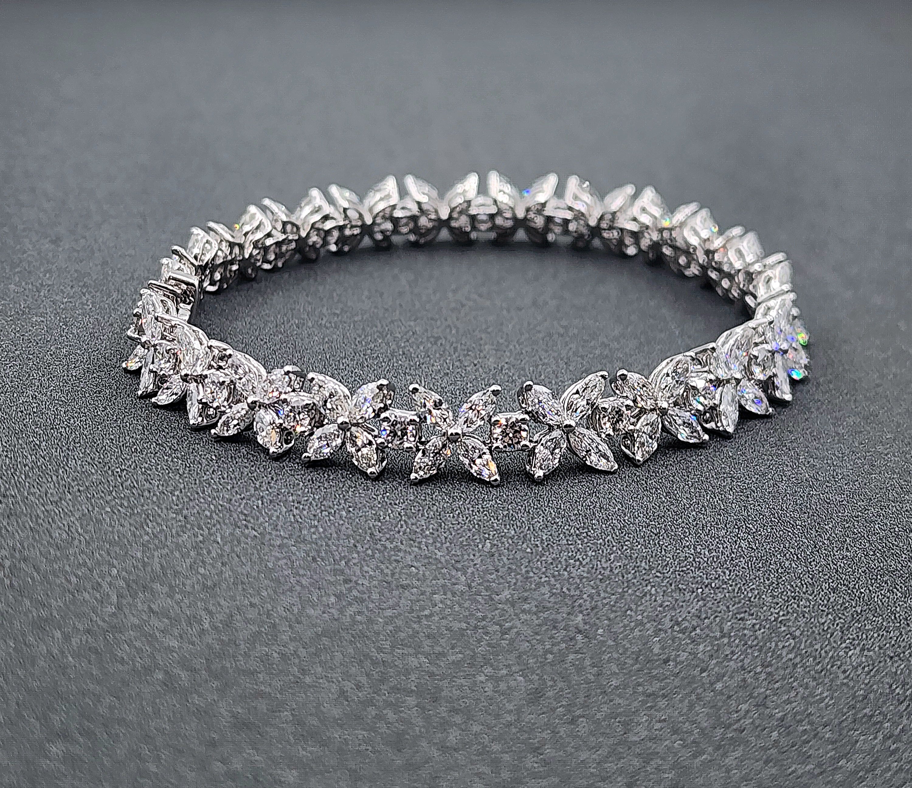 9.56 ct Marquise & Round Diamond Tennis Bracelet For Sale