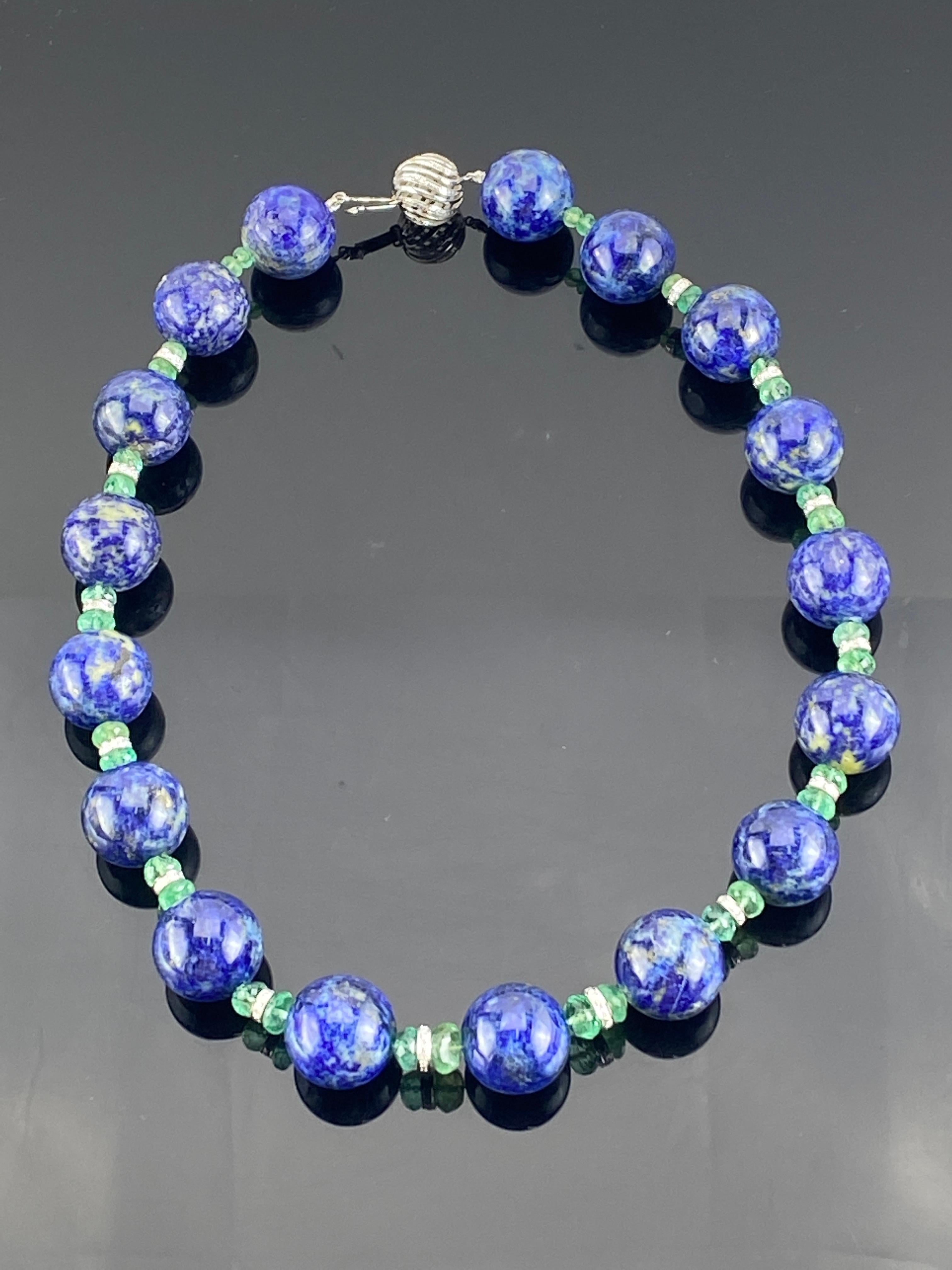Collier de perles de lapis-lazuli et d'émeraudes 956,60 carats Neuf - En vente à Bangkok, Thailand