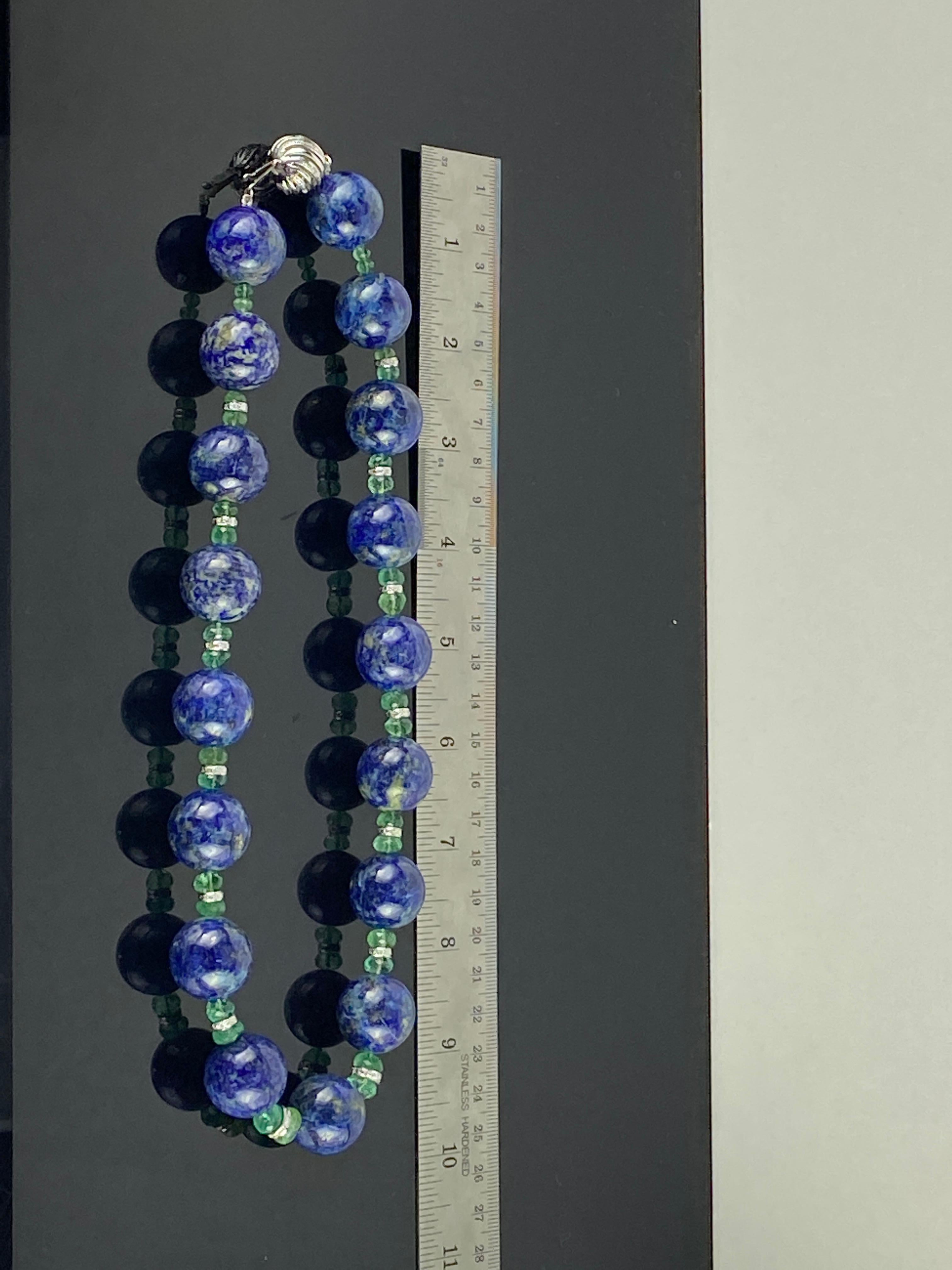 Collier de perles de lapis-lazuli et d'émeraudes 956,60 carats Unisexe en vente
