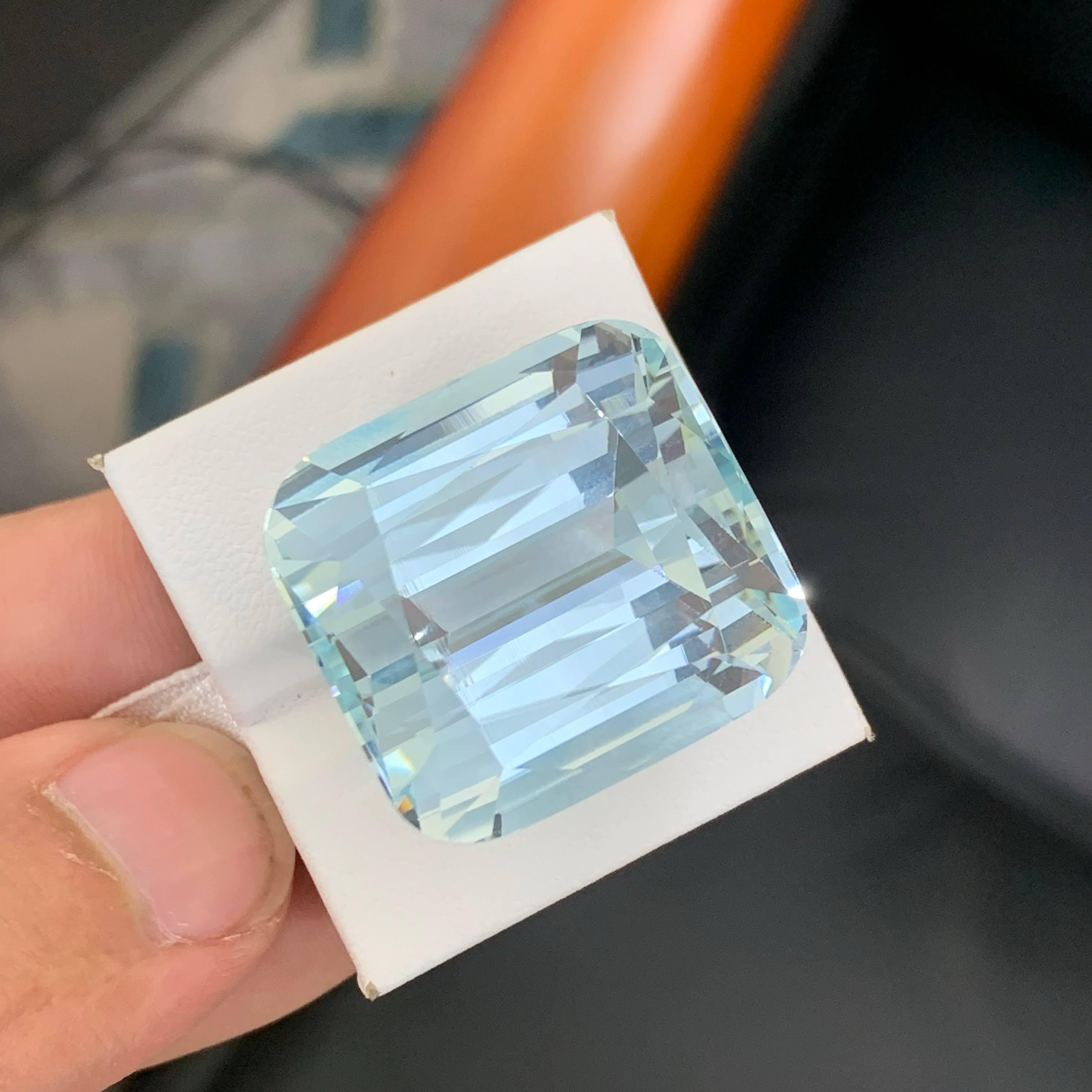 95,69 carati certificati di acquamarina naturale sciolta con taglio a cuscino Gemma pakistana in vendita 4