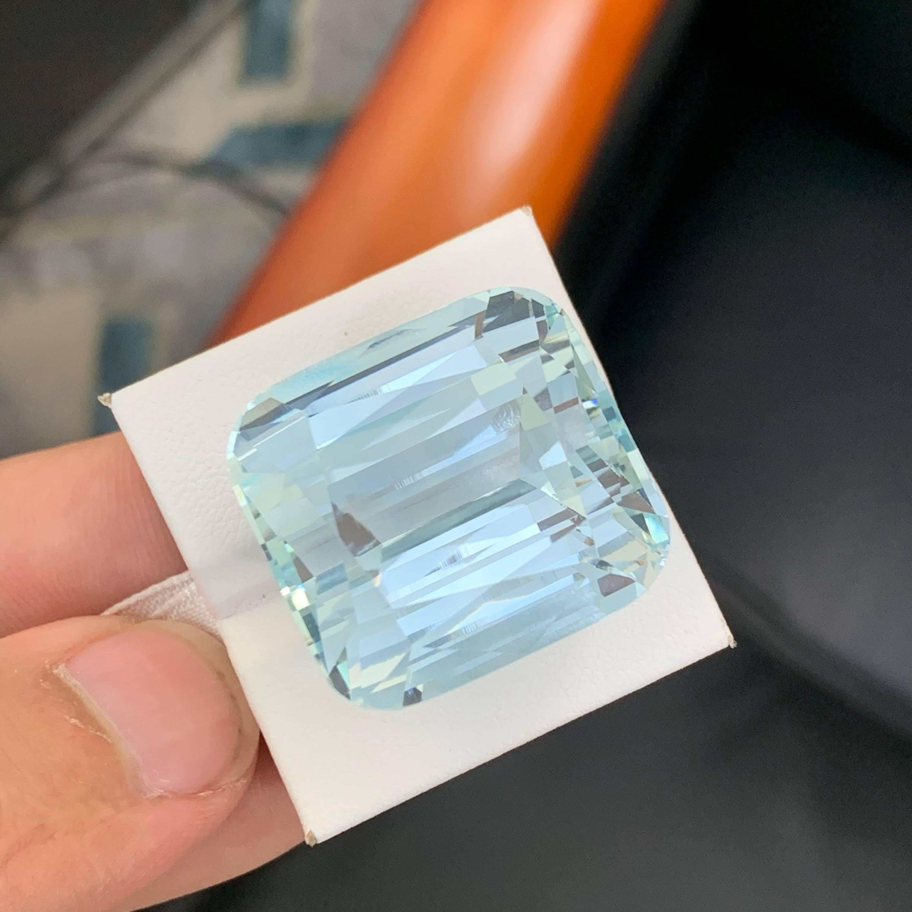 95,69 carati certificati di acquamarina naturale sciolta con taglio a cuscino Gemma pakistana in vendita 1