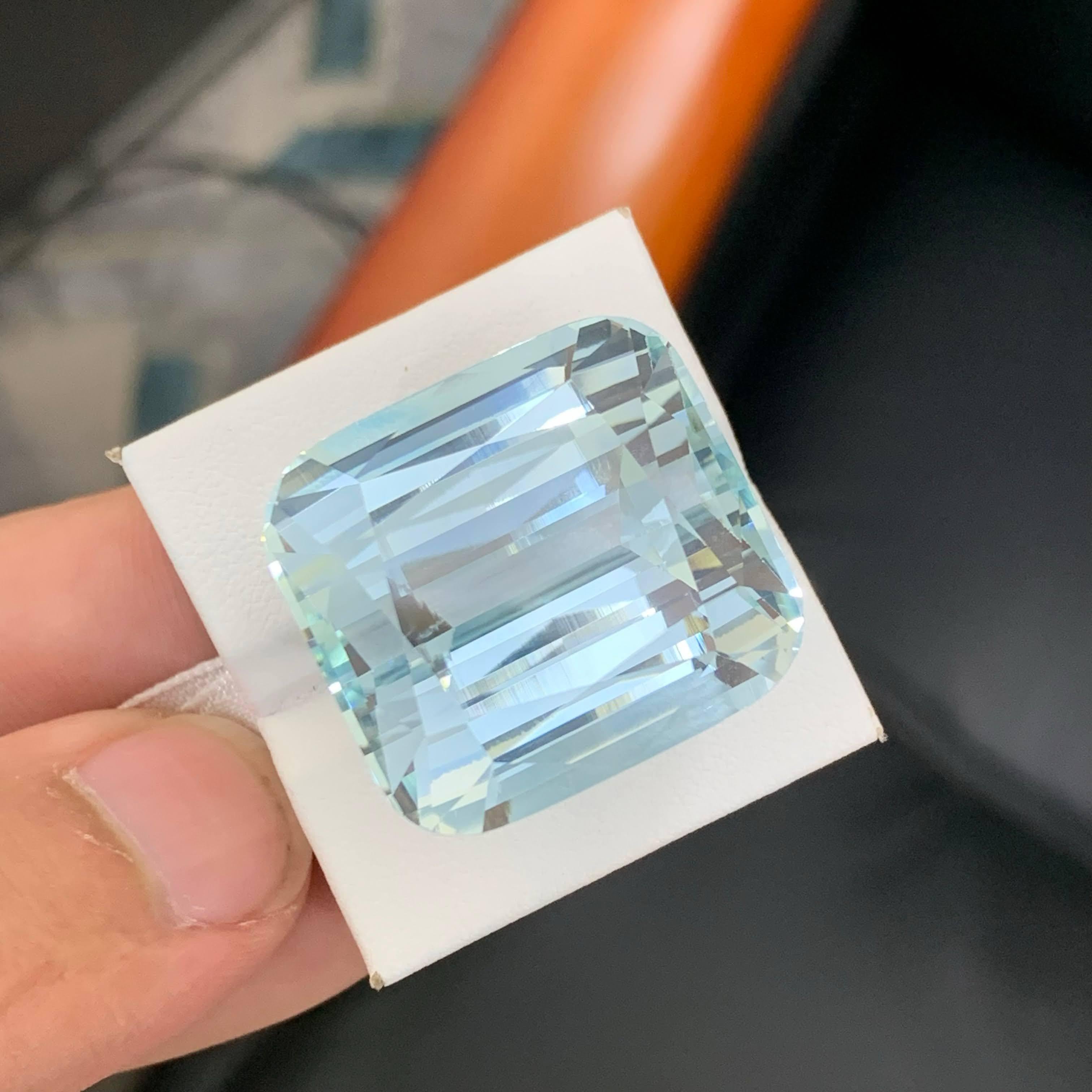 95,69 carati certificati di acquamarina naturale sciolta con taglio a cuscino Gemma pakistana in vendita 2