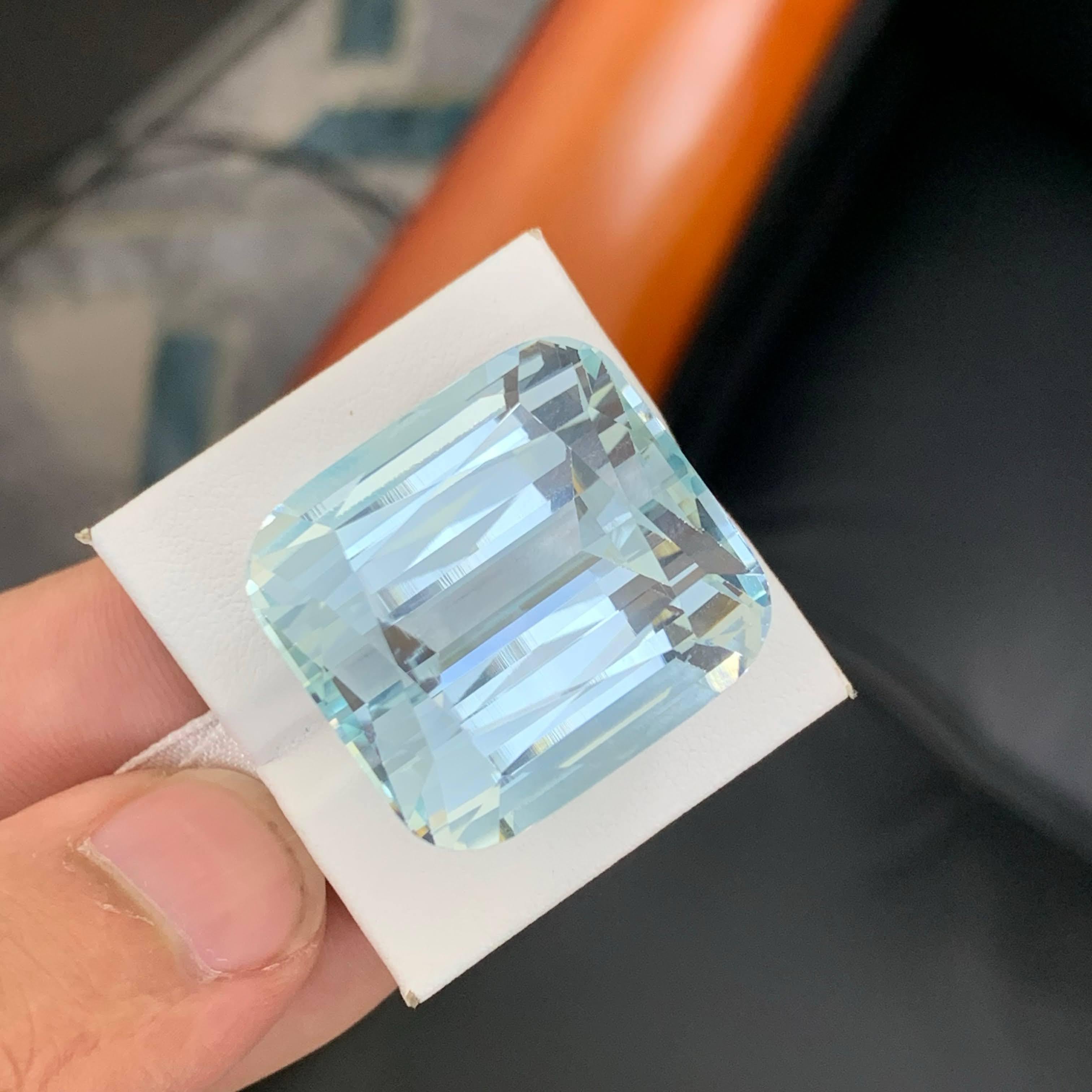 95,69 carati certificati di acquamarina naturale sciolta con taglio a cuscino Gemma pakistana in vendita 3
