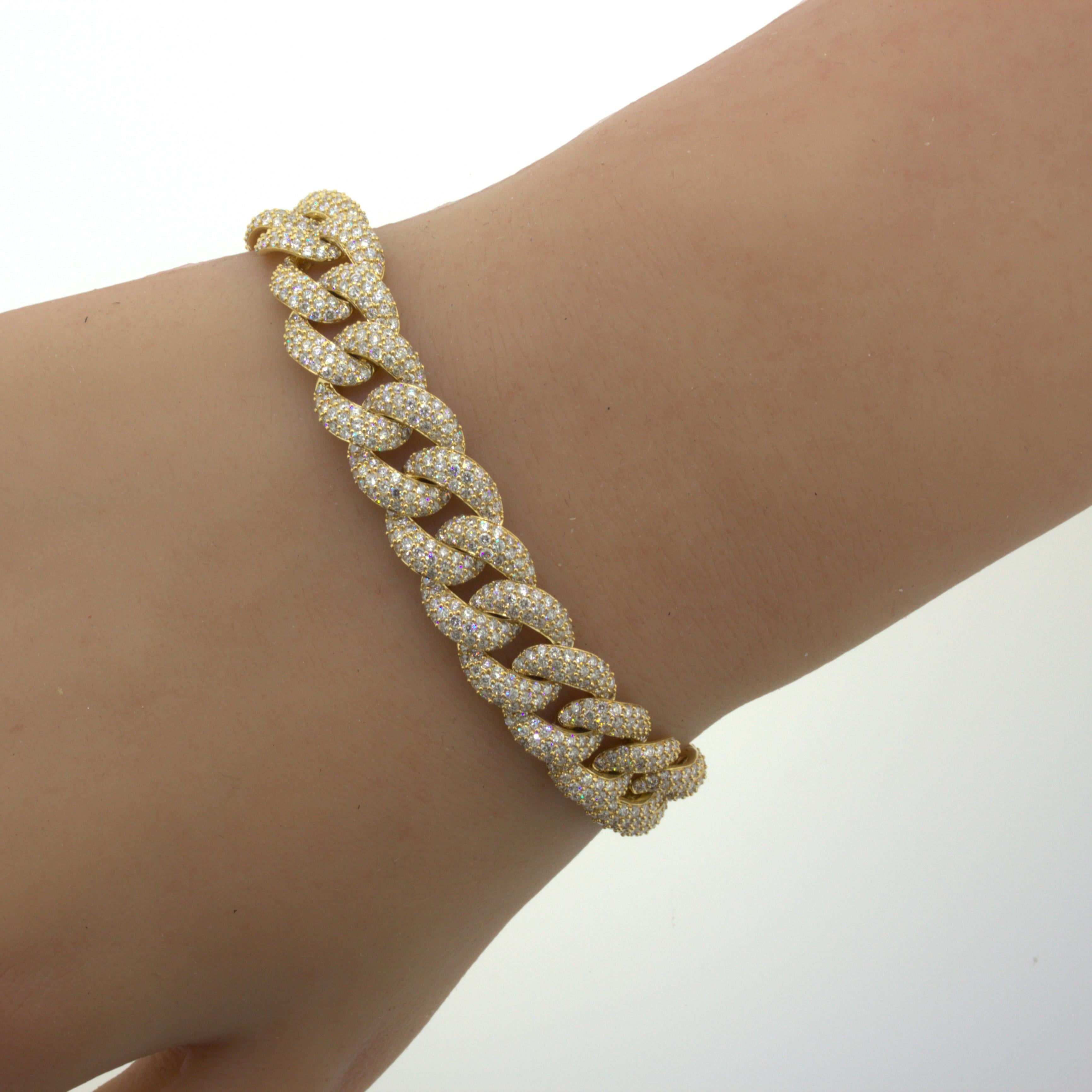 Bracelet à maillons en or jaune 18 carats avec pavé de diamants de 9,57 carats Neuf - En vente à Beverly Hills, CA
