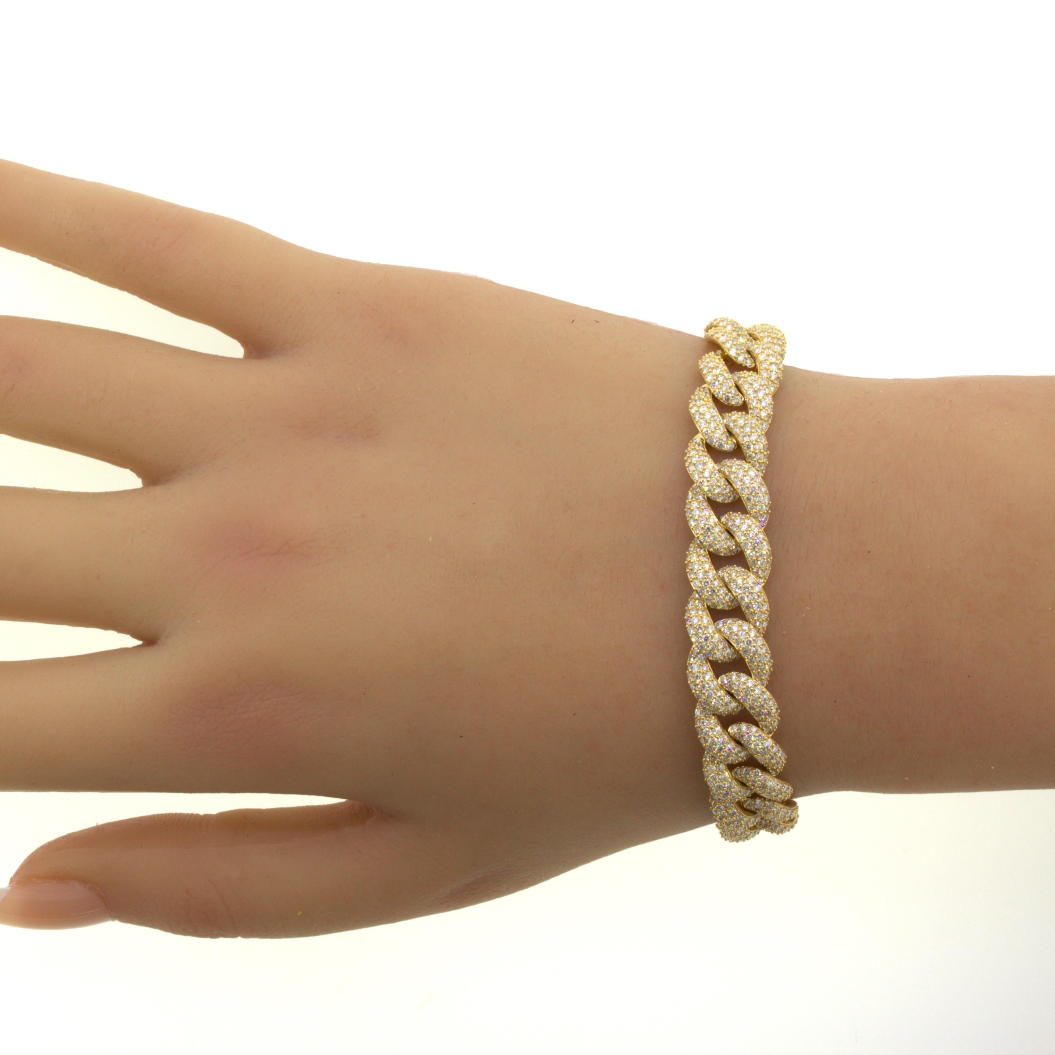 Bracelet à maillons en or jaune 18 carats avec pavé de diamants de 9,57 carats en vente 2