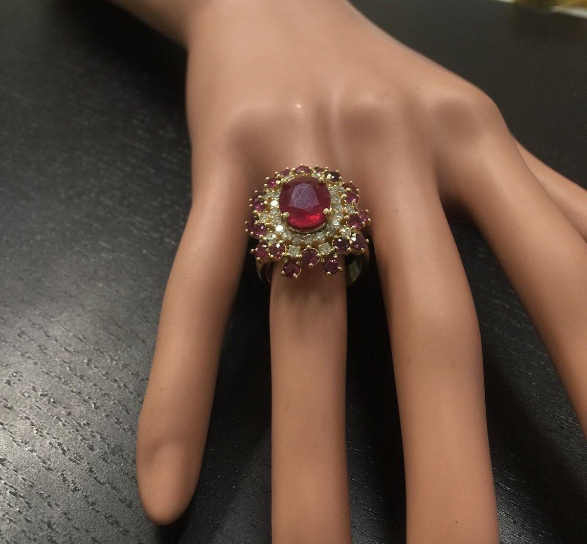9.57 Carat Impressive Natural Red Ruby and Diamond 14 Karat Yellow Gold Ring For Sale 1