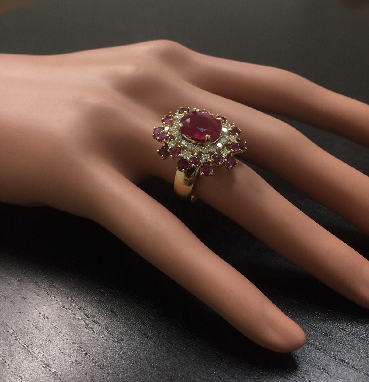 9.57 Carat Impressive Natural Red Ruby and Diamond 14 Karat Yellow Gold Ring For Sale 2