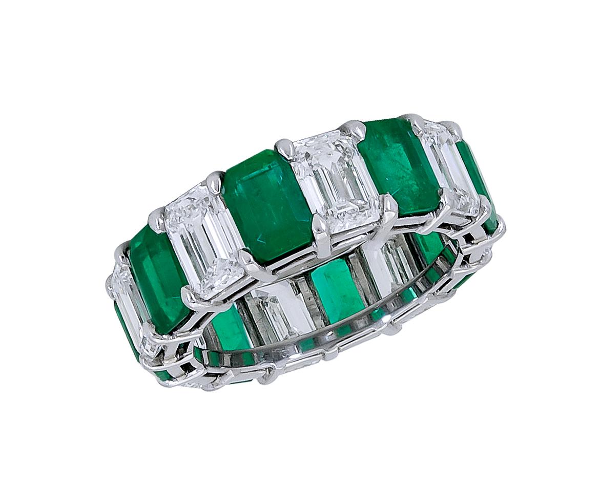 Contemporary 9.58 Carat Total Green Emerald and Diamond Eternity Wedding Band For Sale
