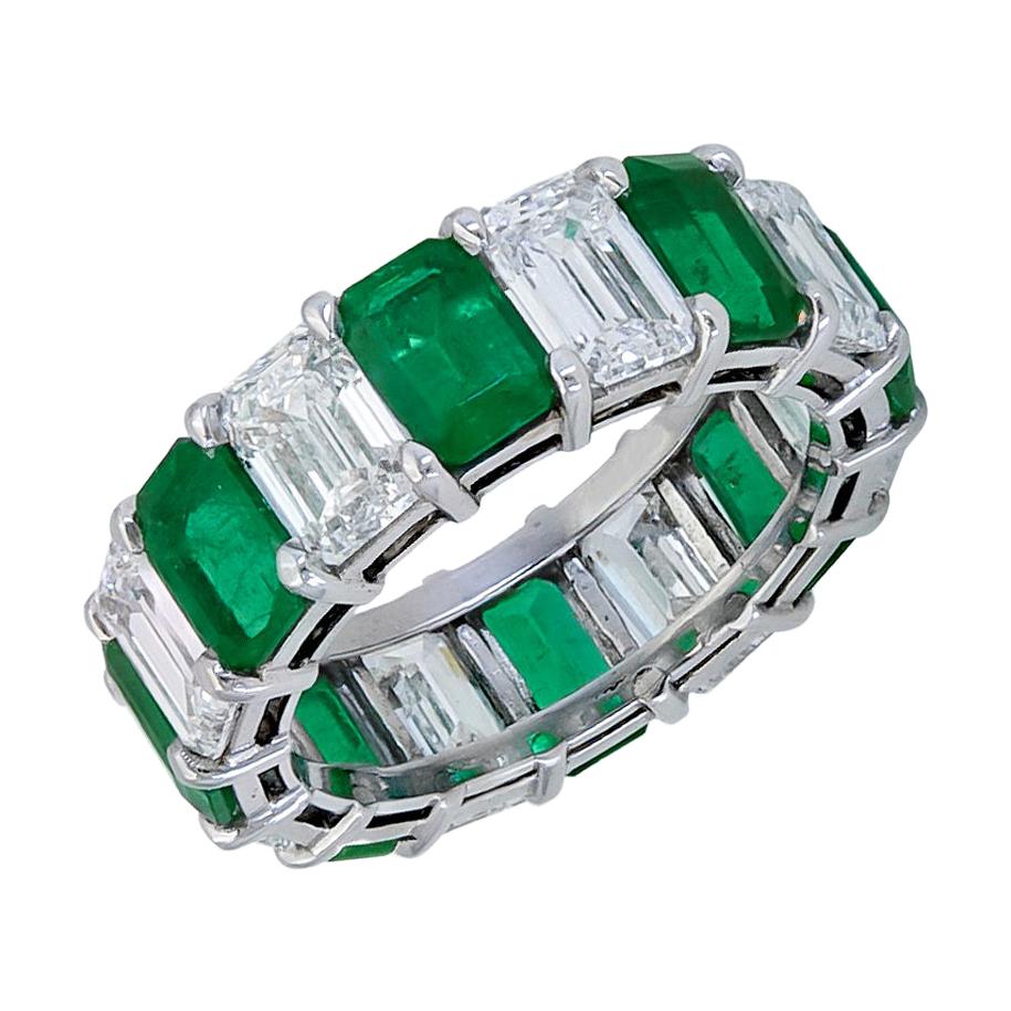 9.58 Carat Total Green Emerald and Diamond Eternity Wedding Band For Sale