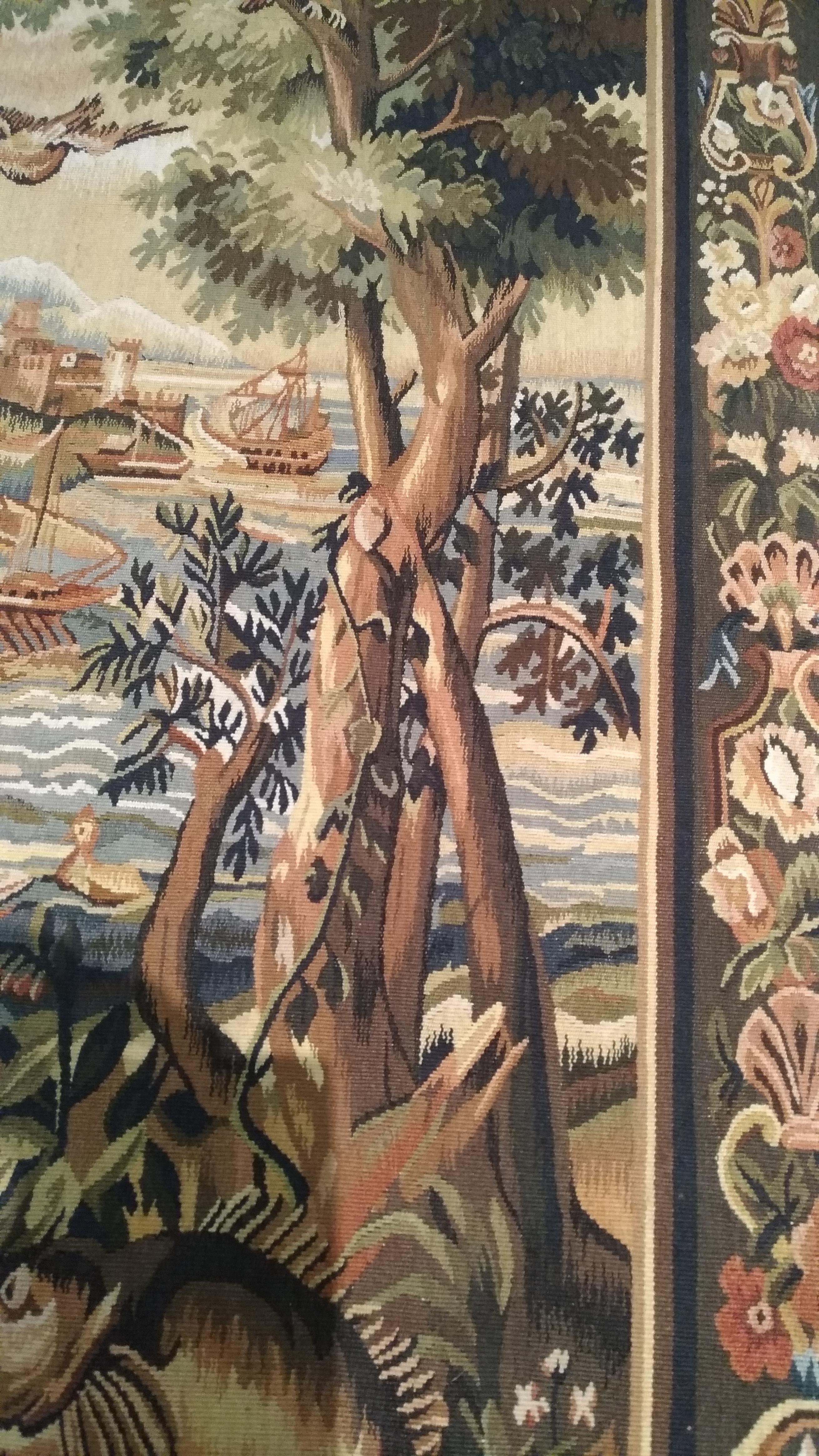 958 - Tapestry Aubusson Harbor and Birds In Excellent Condition For Sale In Paris, FR