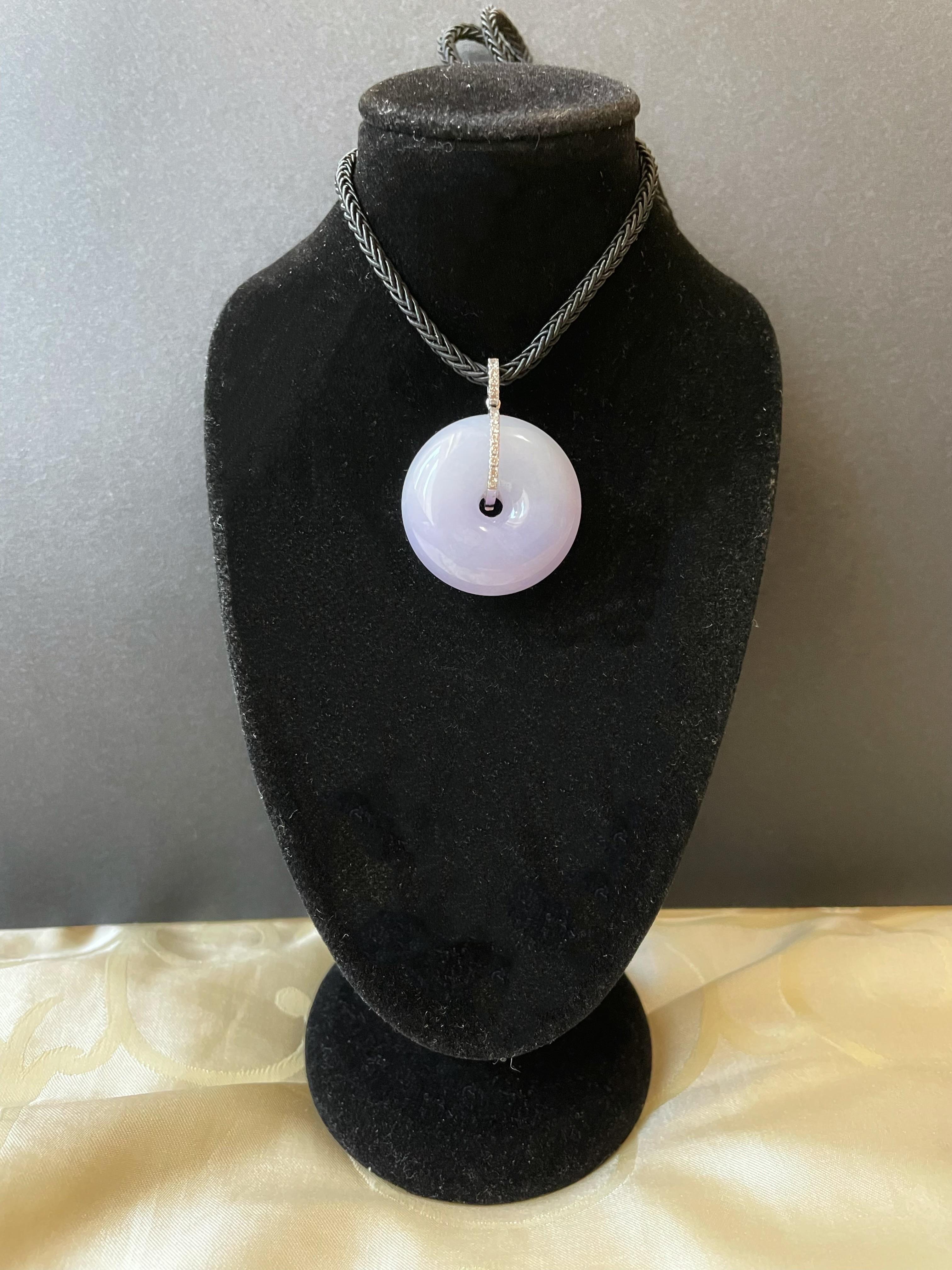 95.87 Ct - Natural Myanmar Lavender Icy Type Jadeite Donut Necklace For Sale 4