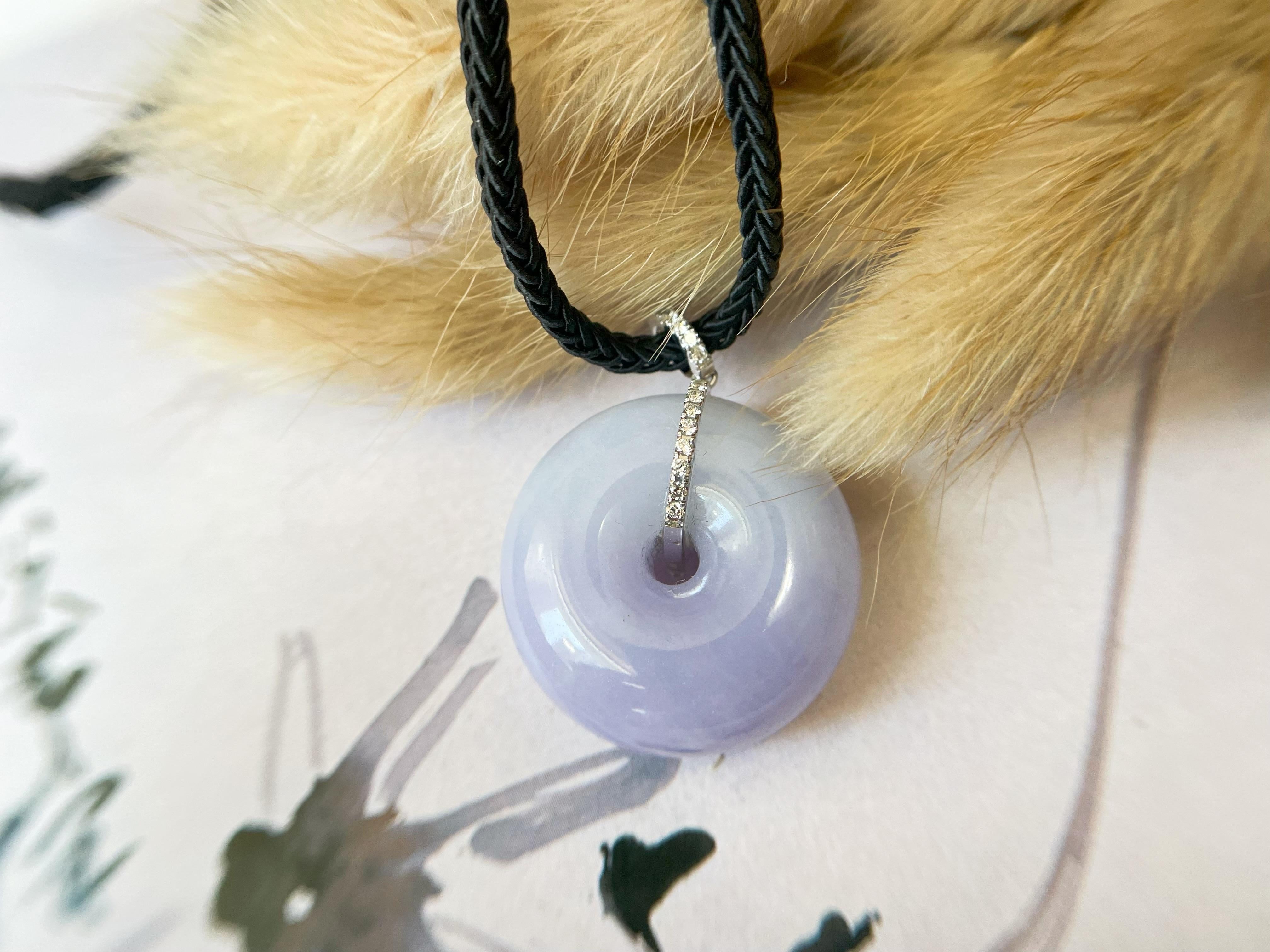 Round Cut 95.87 Ct - Natural Myanmar Lavender Icy Type Jadeite Donut Necklace For Sale