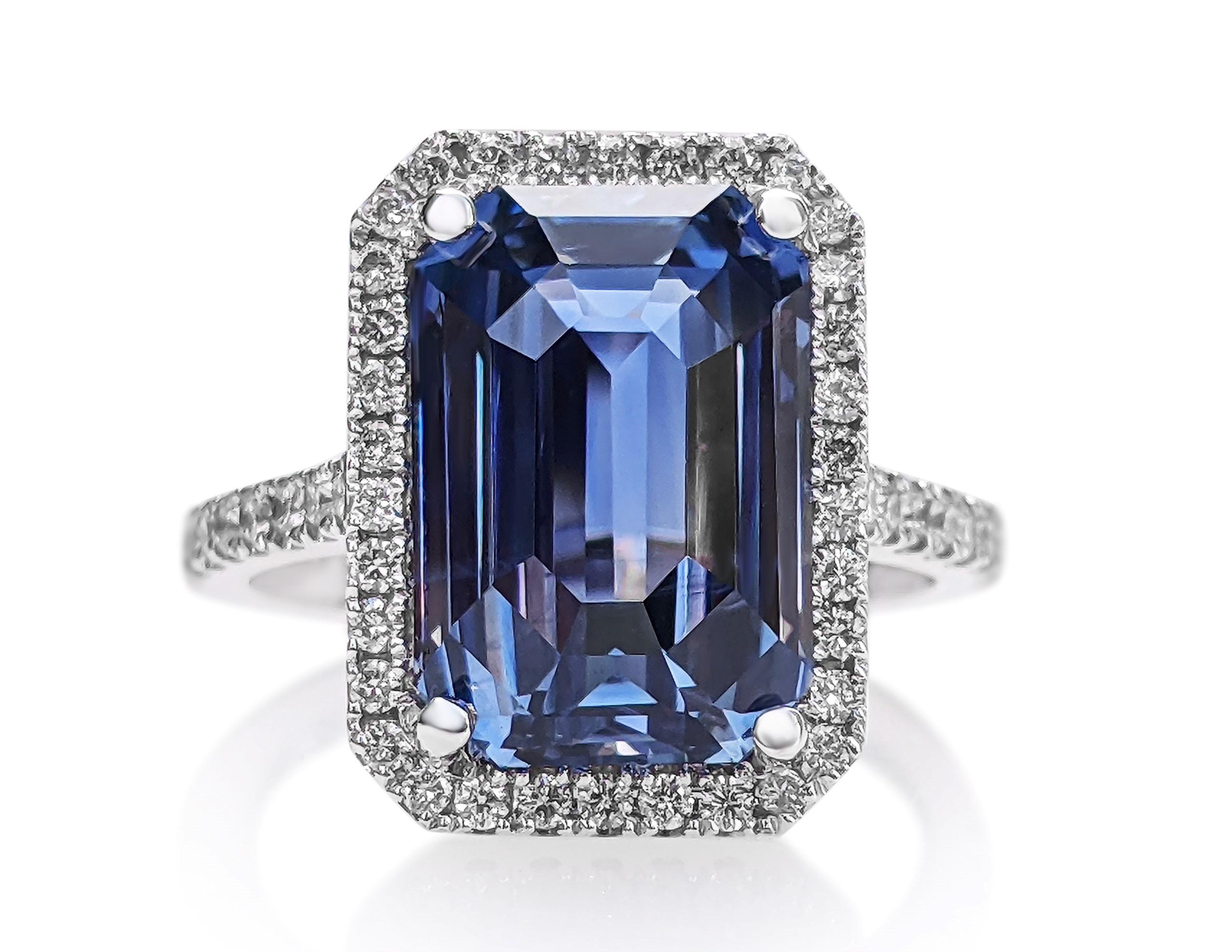 9.59 Carat Ceylon Blue Sapphire and 0.60 Ct Diamonds - 18 Kt. White Gold - Ring