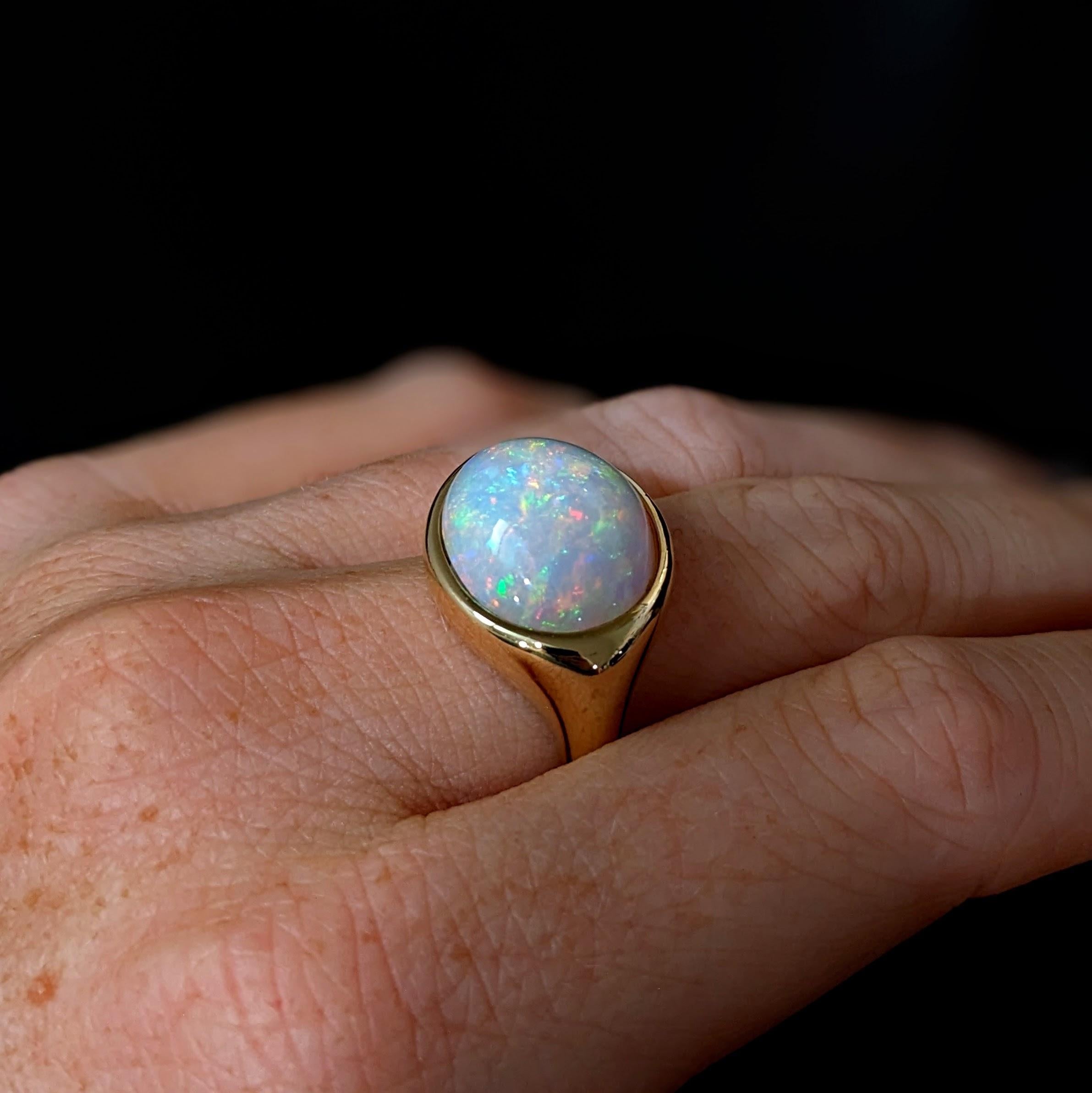 Anillo Solitario de Ópalo Oriente-Occidente de 9,5ct en Oro Amarillo Macizo de 14K Oval 17,5x15mm Art Decó